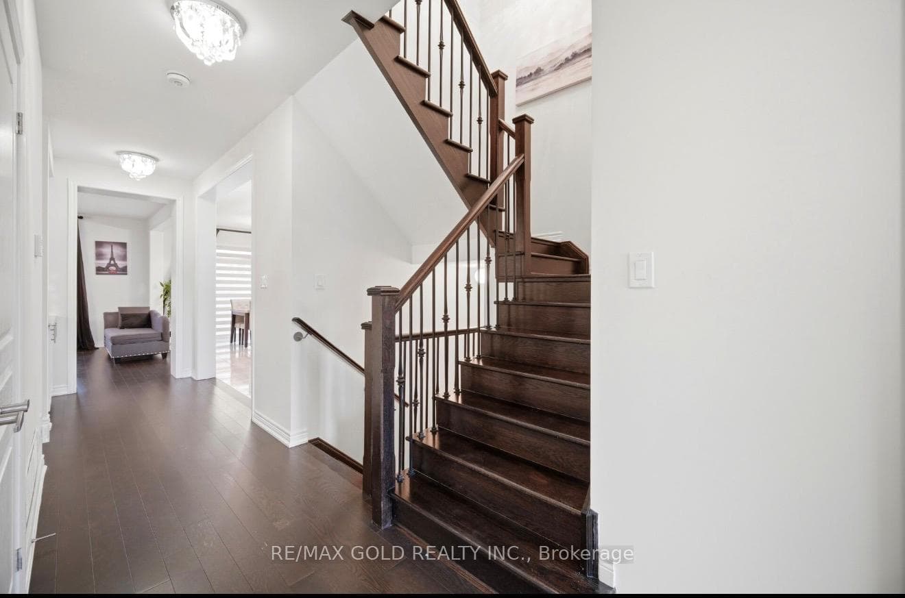 UPSTAIRS STAIRWAY