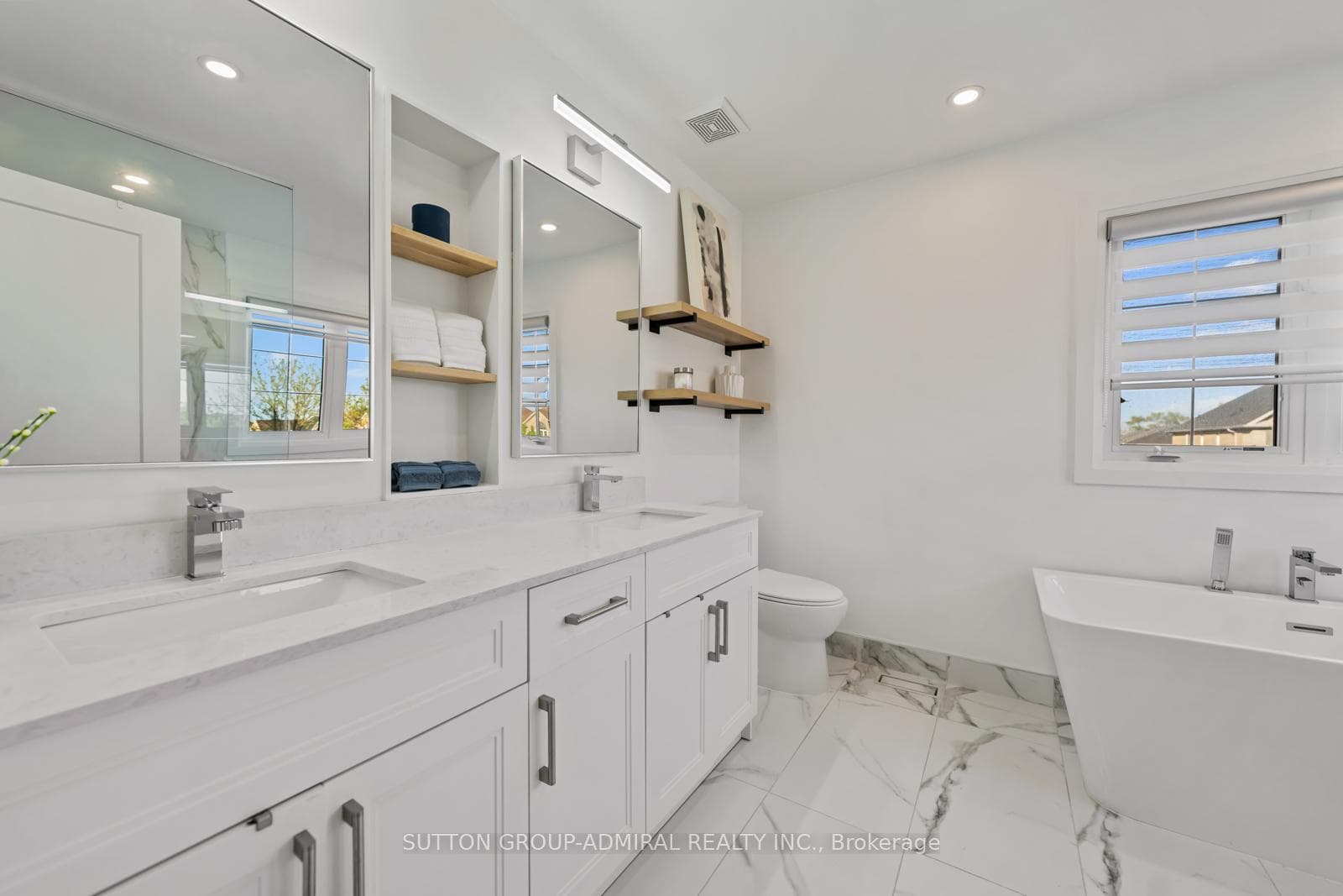 1 Randolph Drive photo 23