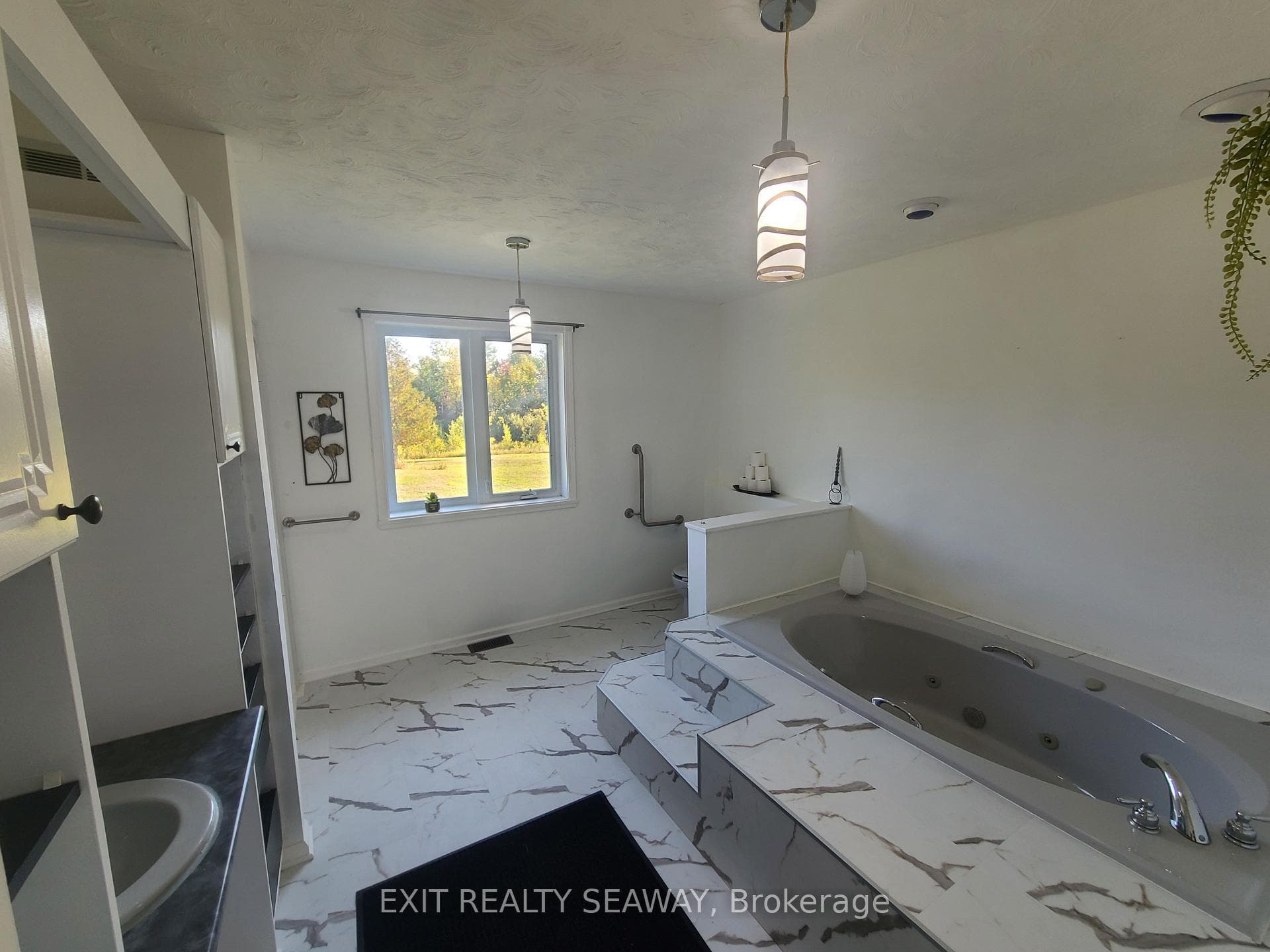 3395 Loch Garry Road photo 13