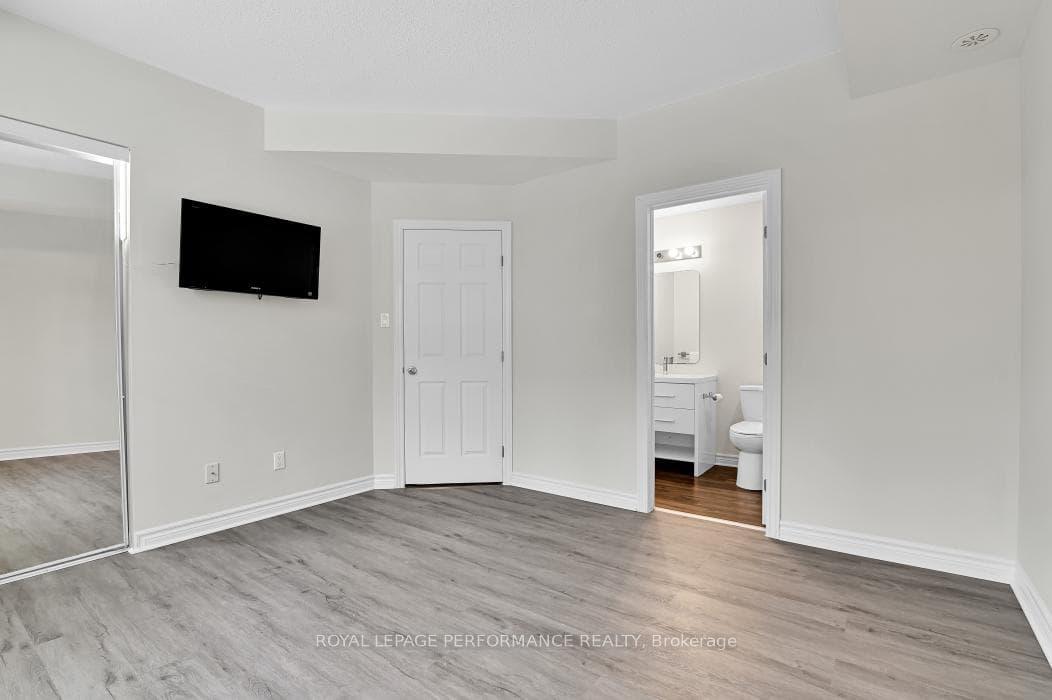 151 Mocha N/A Unit B photo 25