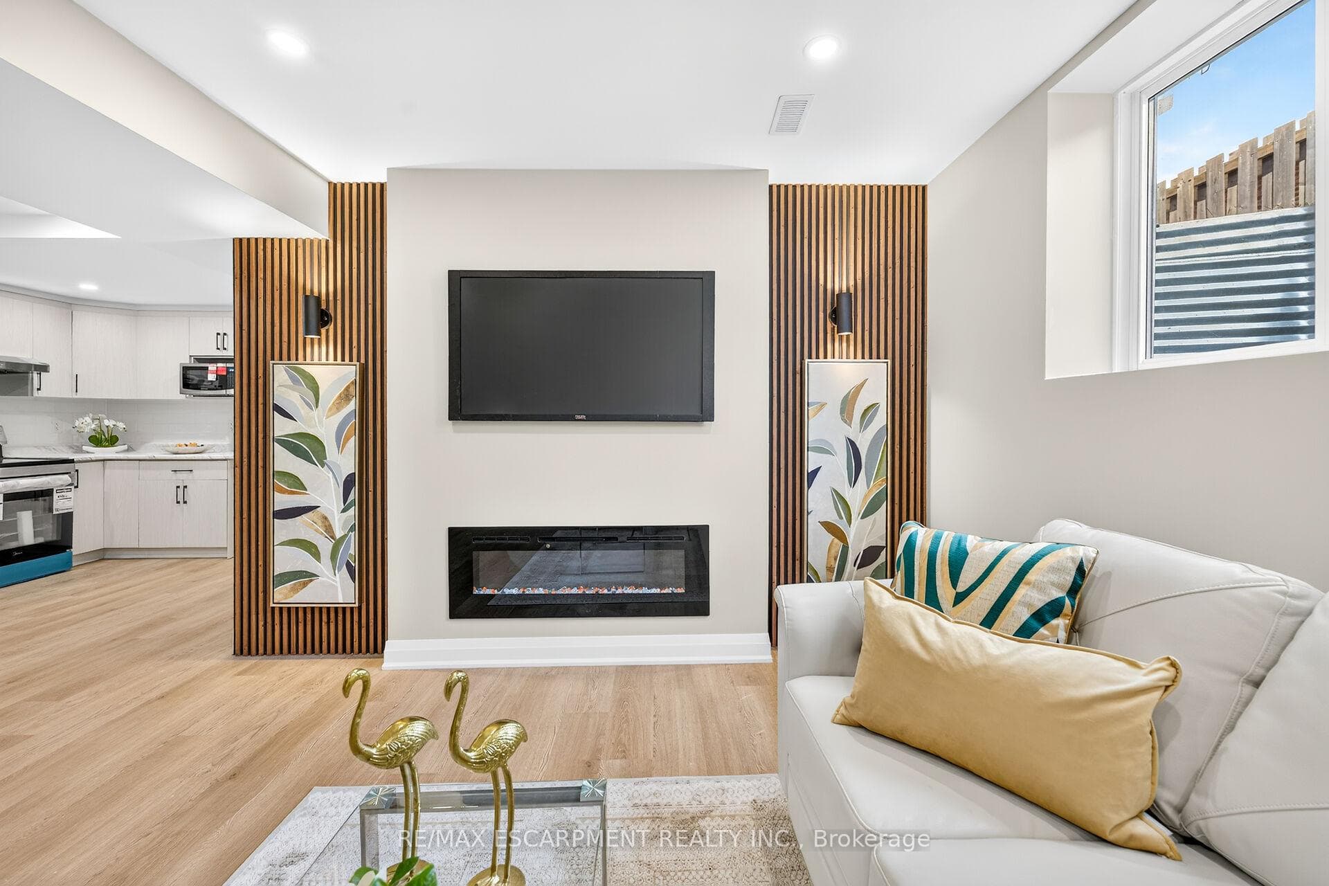 150 Howard Avenue photo 28