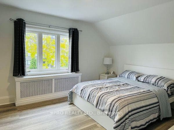 1115 Islington Avenue photo 10