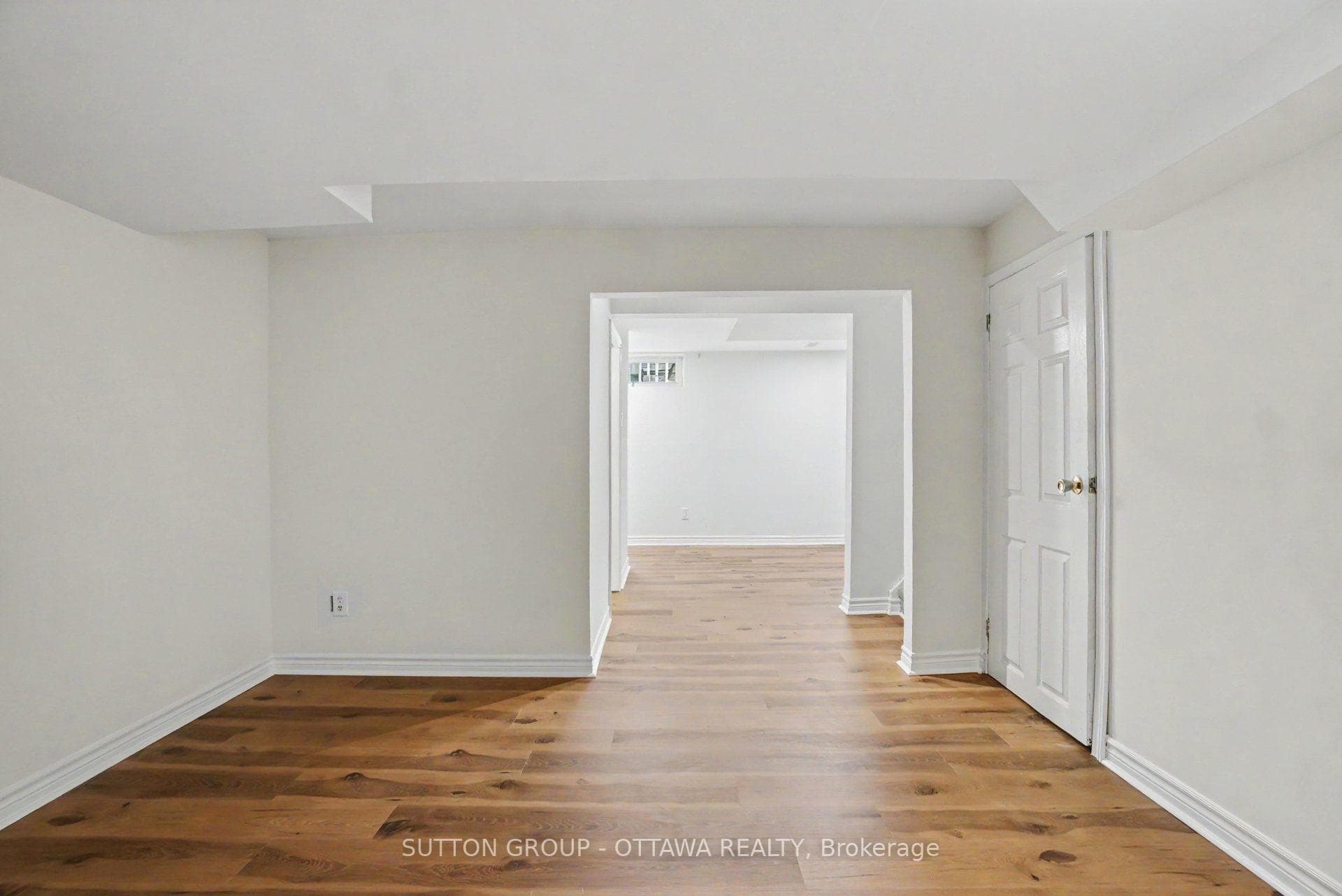 1833 BROUSSEAU Crescent photo 20