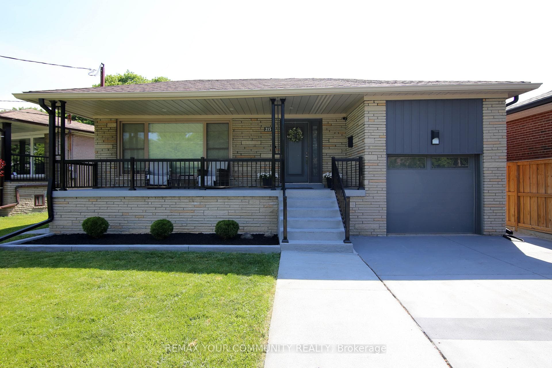 215 Honiton Street photo 2