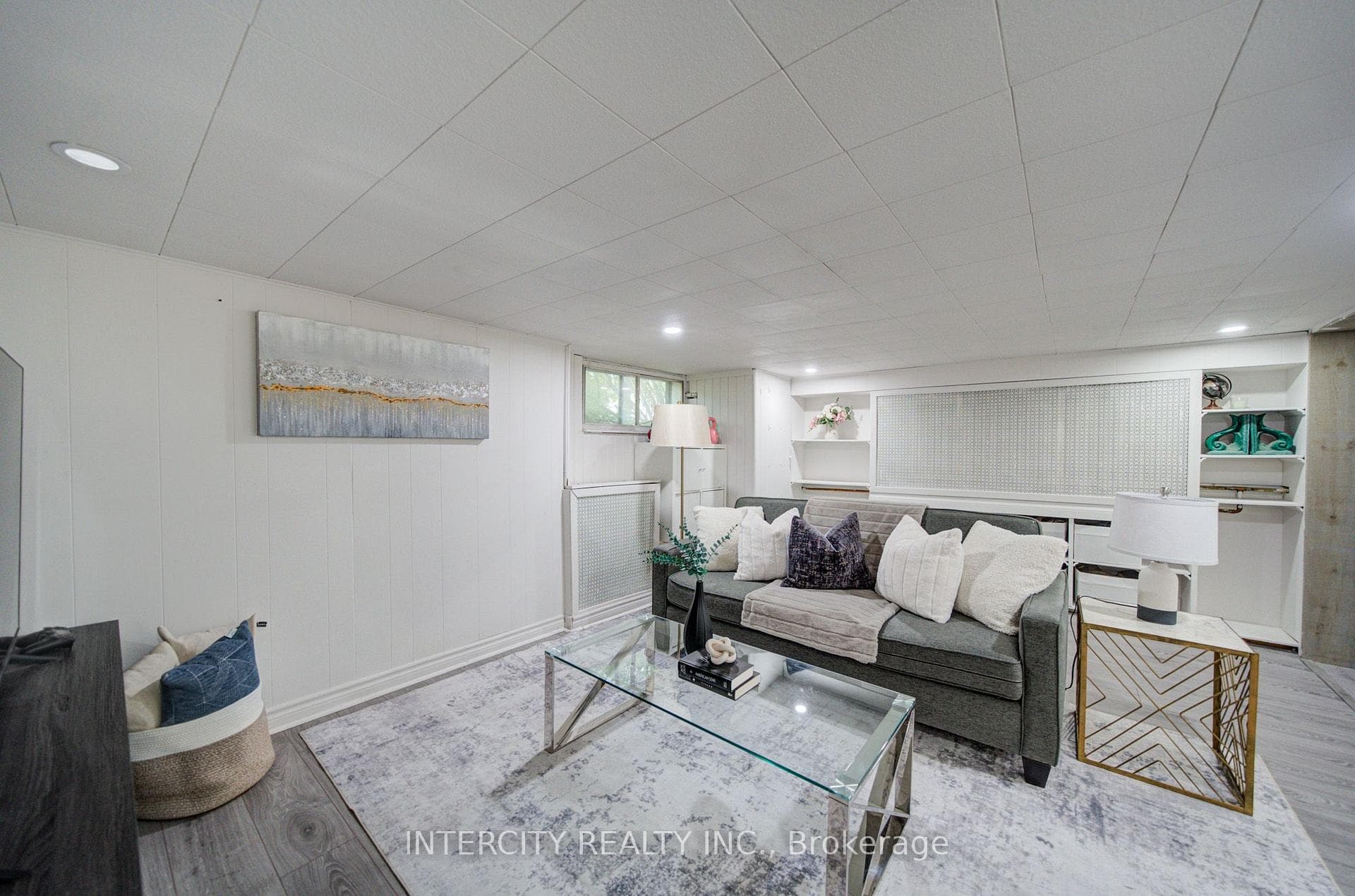 256 Blantyre Avenue photo 30