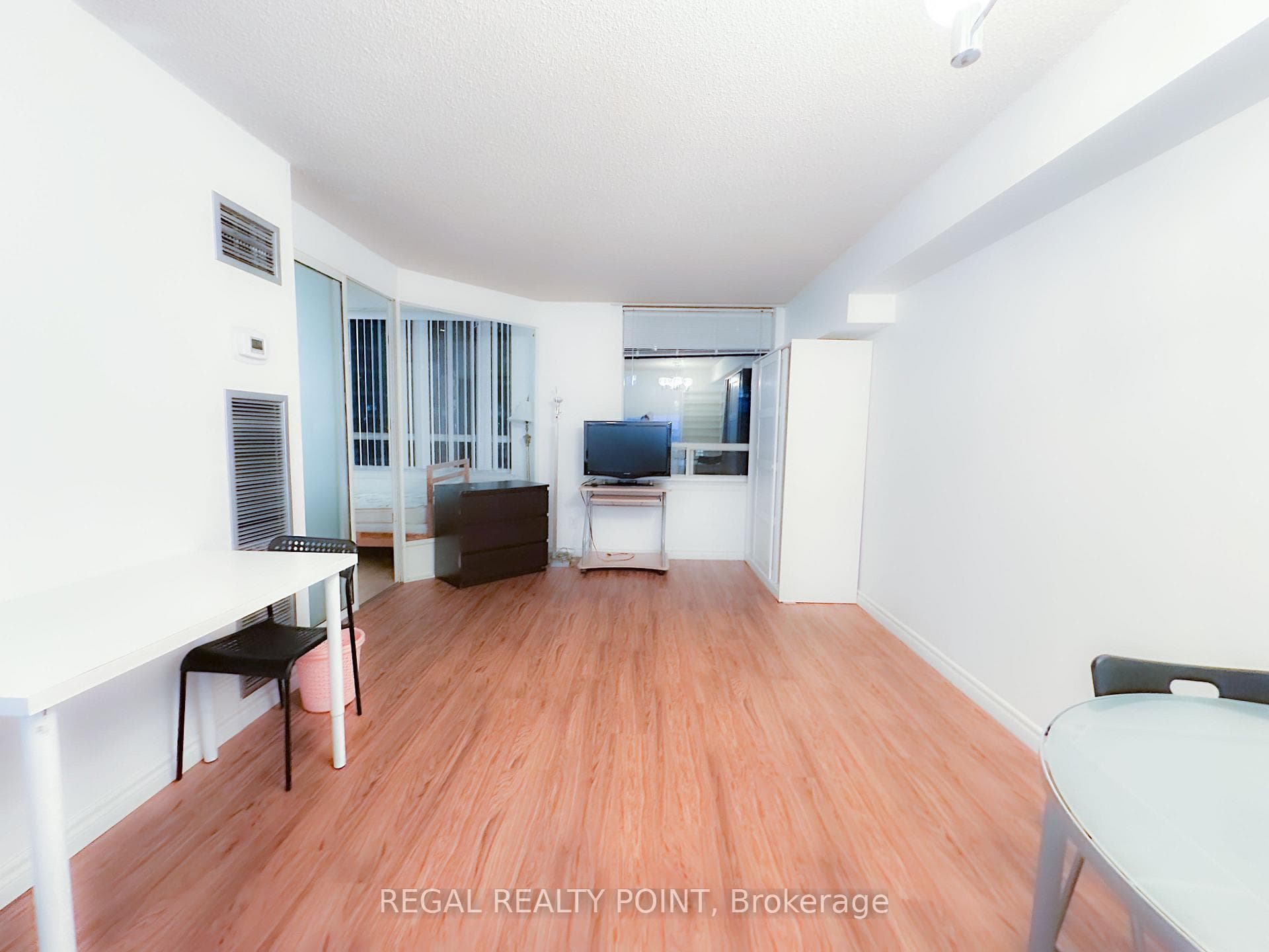 633 Bay Street Unit 1202 photo 4