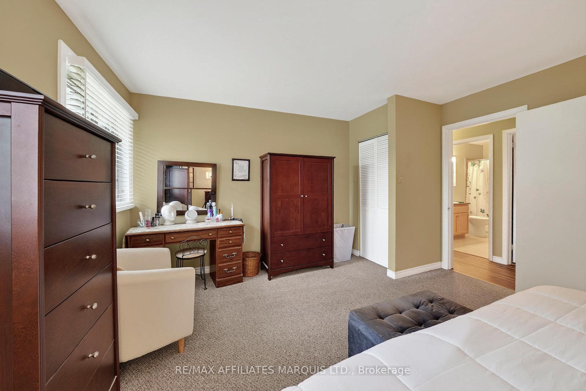 1489 Holy Cross Boulevard photo 16