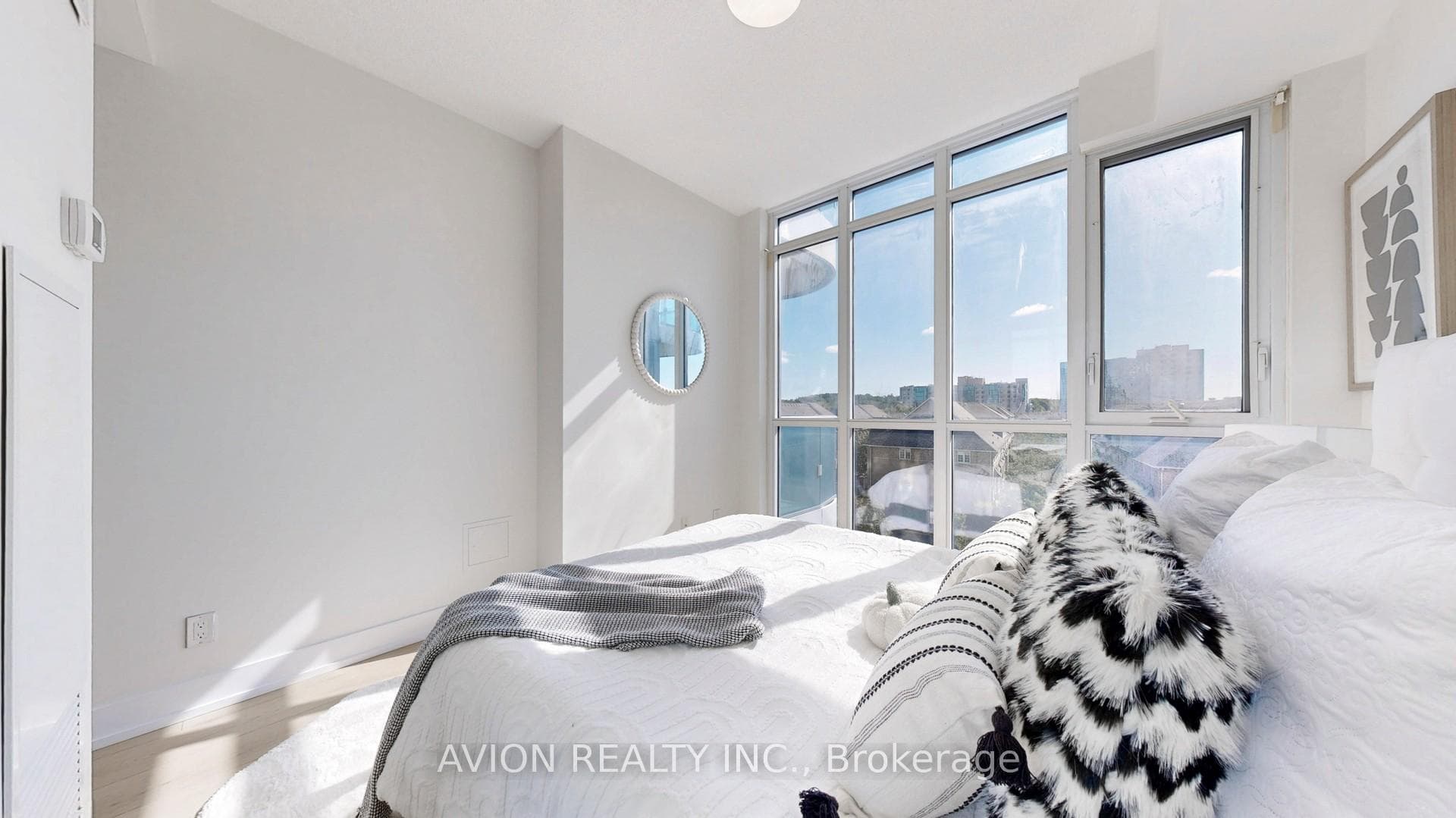 9471 Yonge Street Unit 532 photo 23