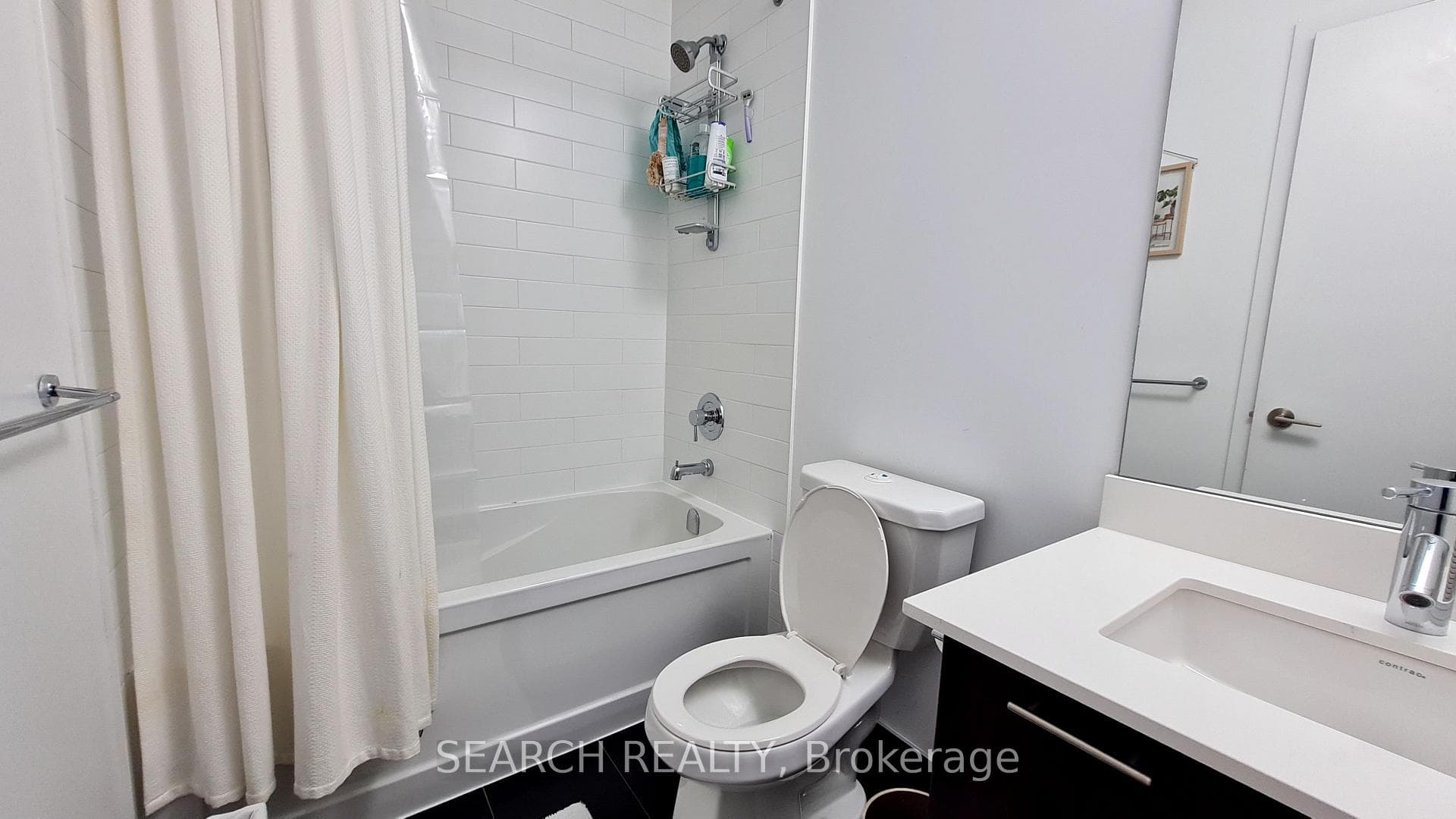 20 Bruyeres Mews Unit 2002 photo 11