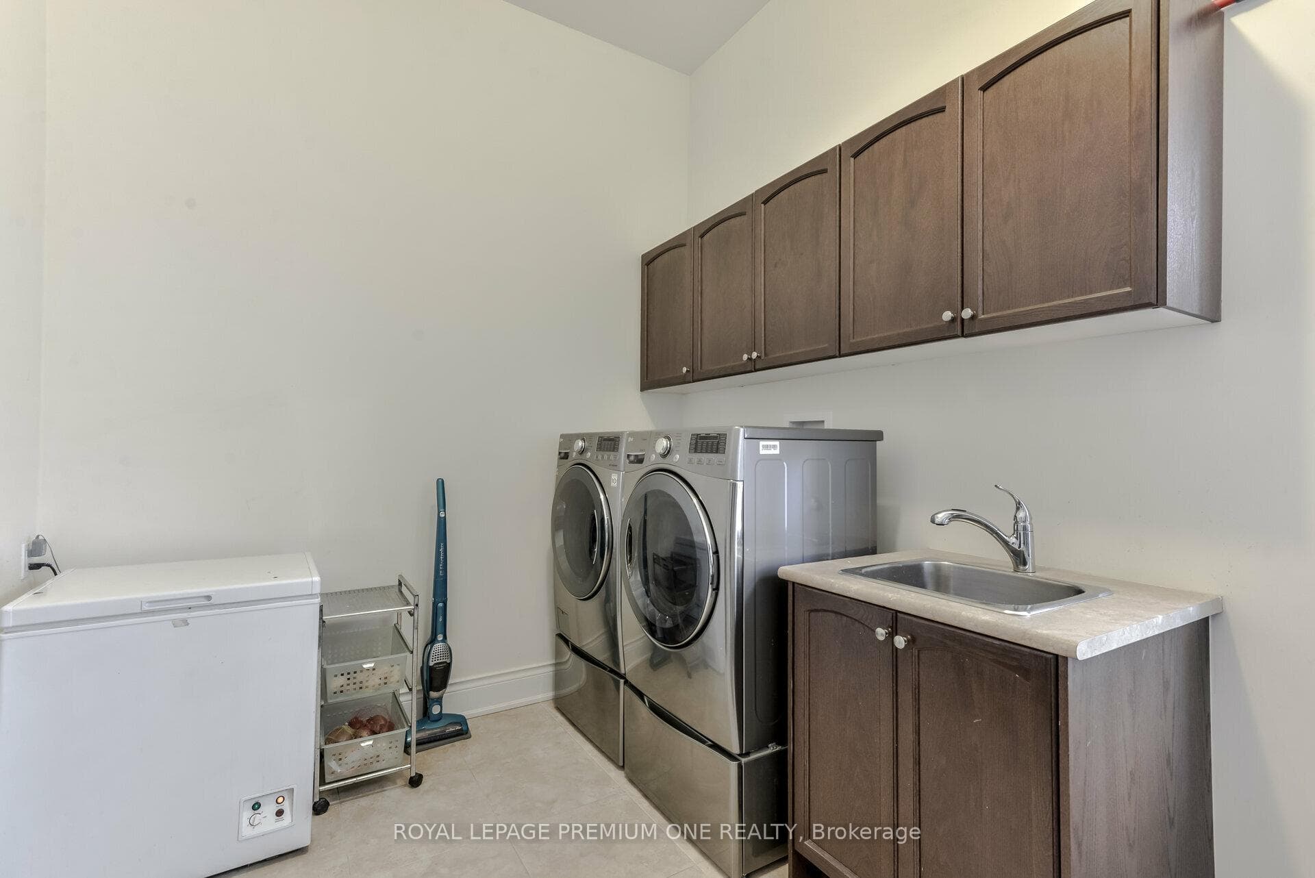 107 Headwind Boulevard photo 25