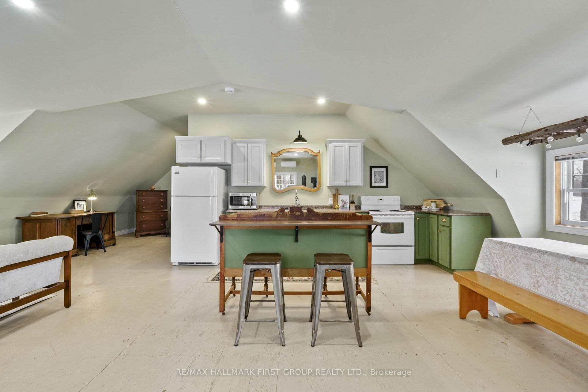 500 Honey Road photo 37