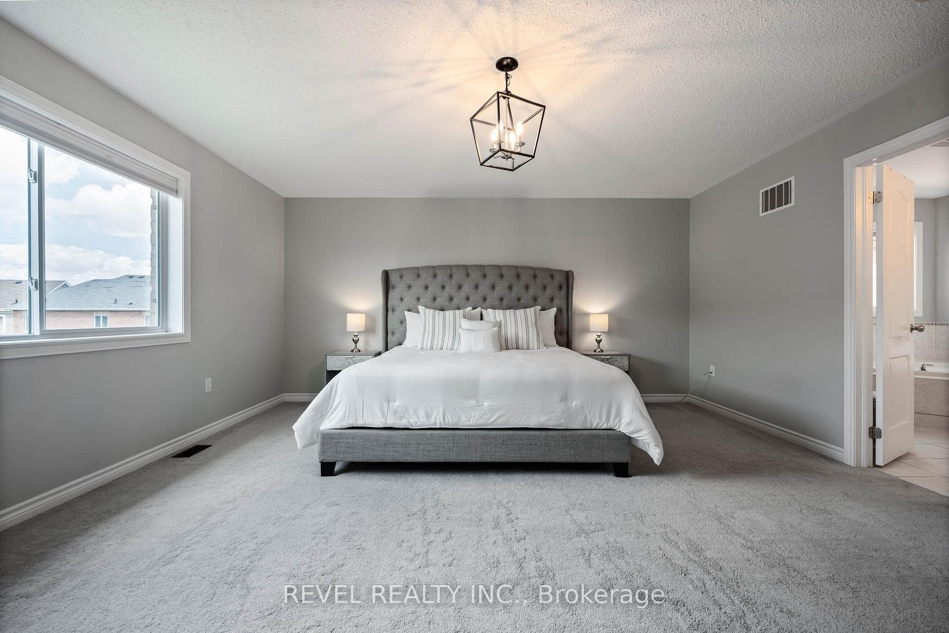 401 Tansley Street photo 36
