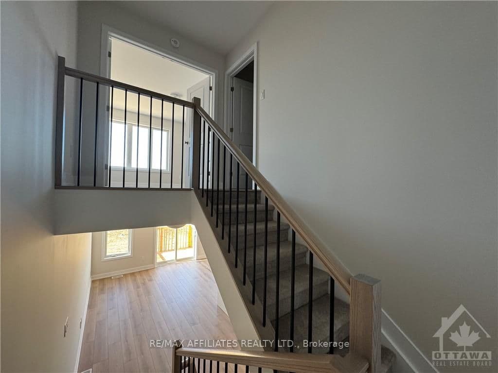 48 STAPLES Boulevard photo 23