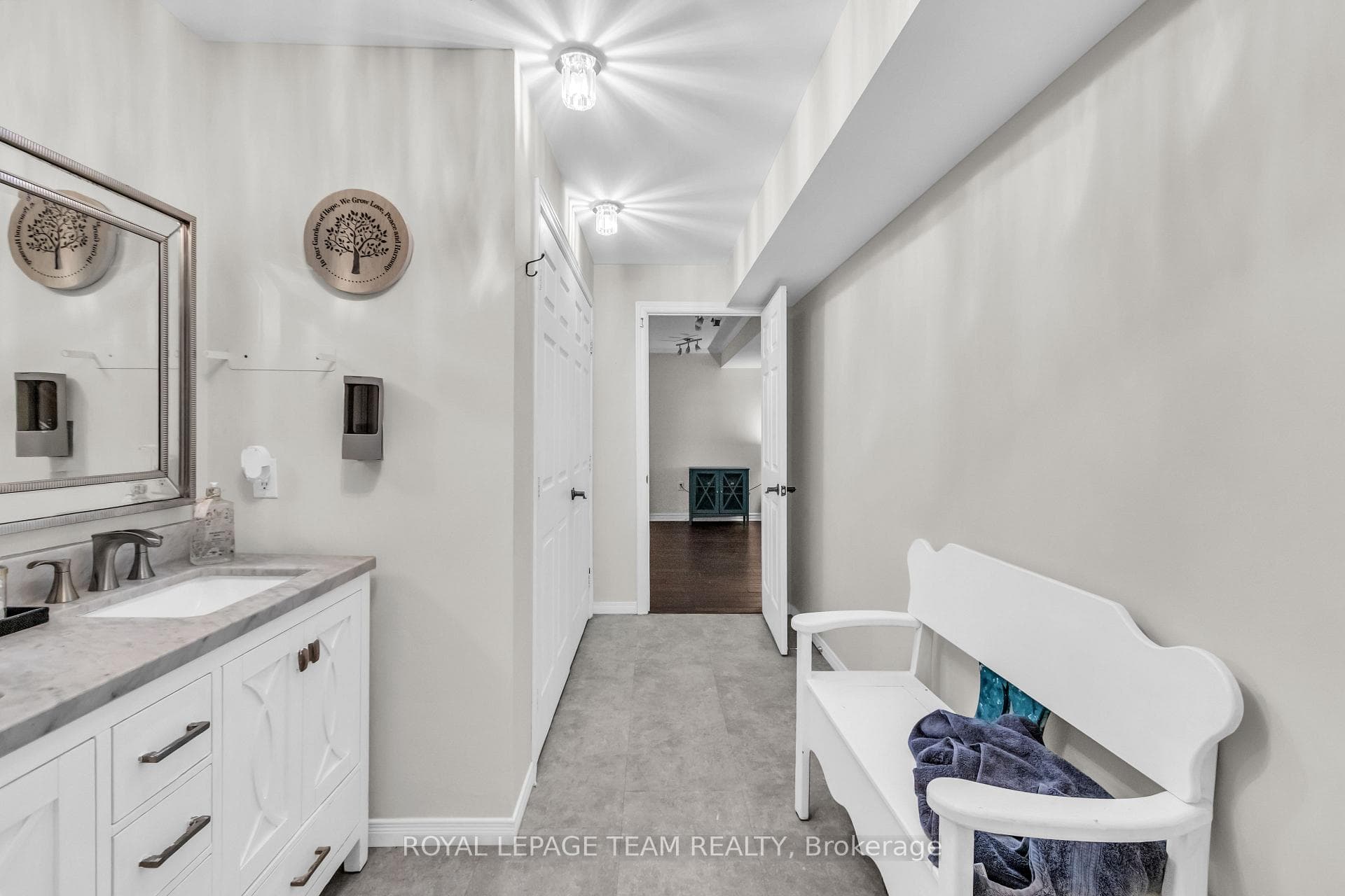 7706 Alfred Street photo 15