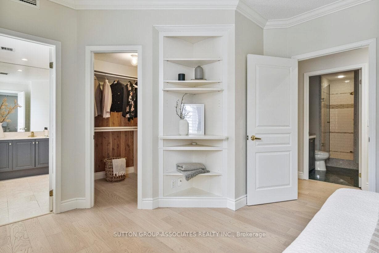 1 Deer Park Crescent Unit 207 photo 7