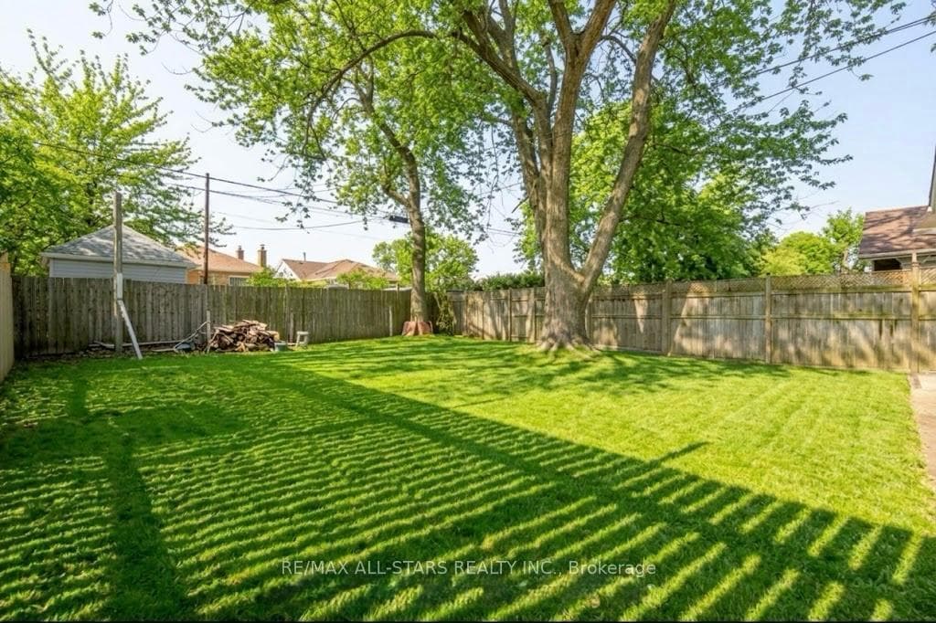 1554 Warden Avenue photo 11
