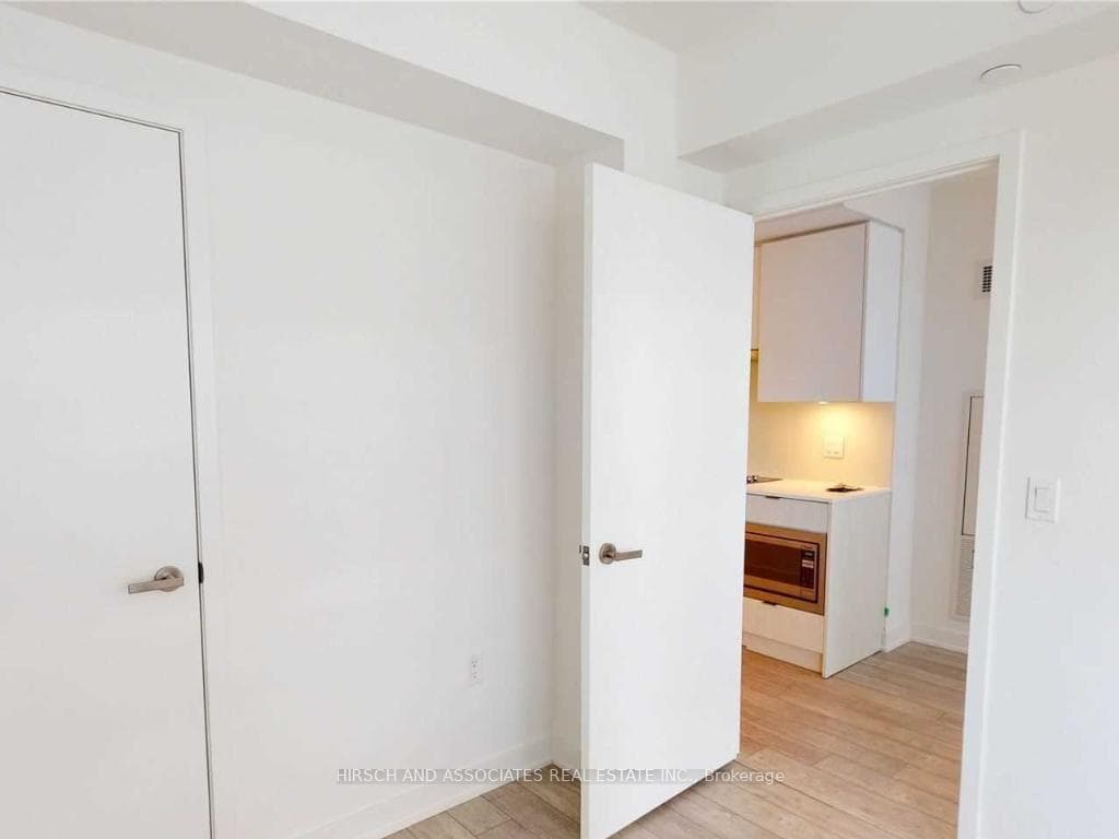 99 Broadway Avenue Unit 1208 NT photo 12