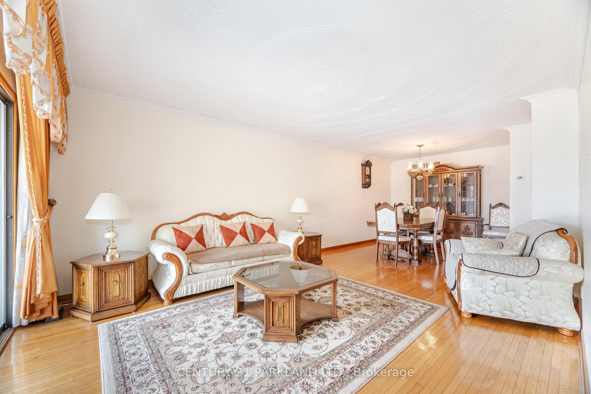 55 Hickorynut Drive photo 5