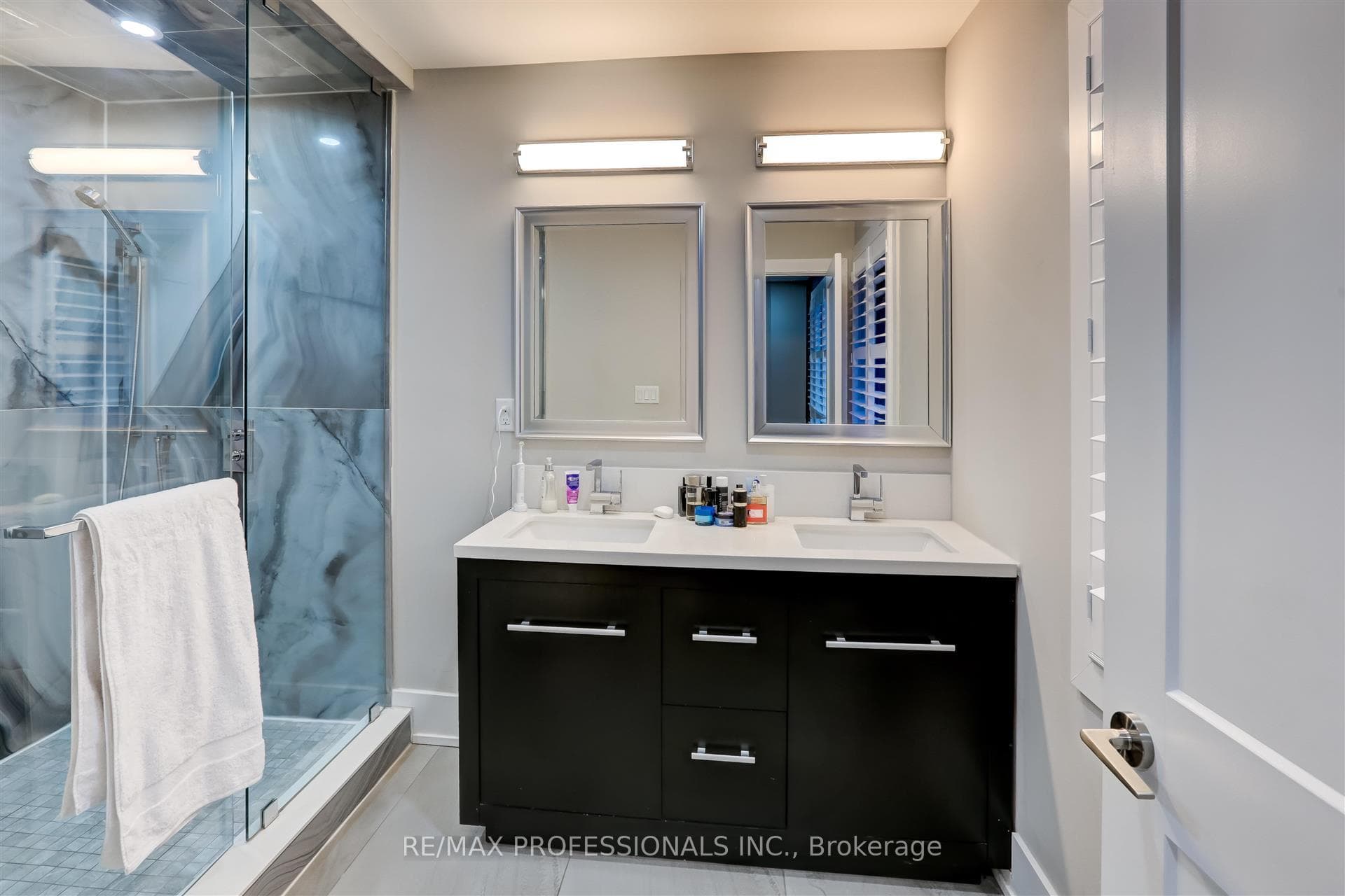356 The Kingsway N/A photo 28