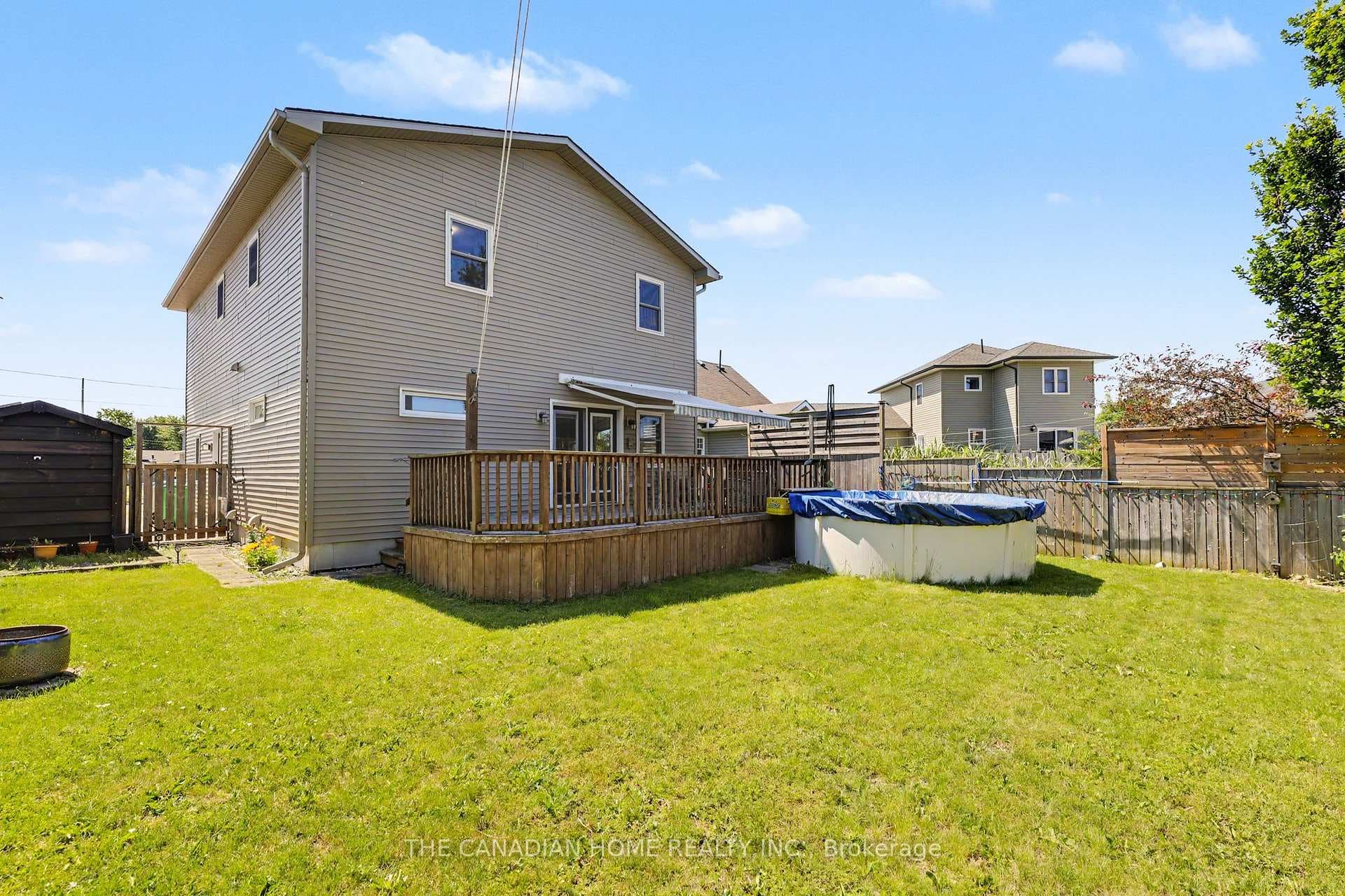 219 PICTON Street photo 33