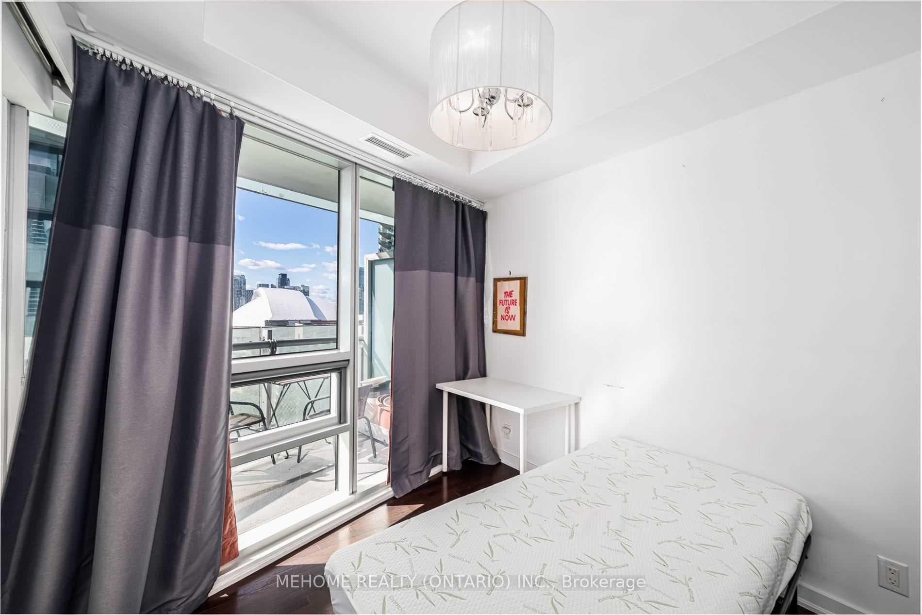 14 York Street Unit 1705 photo 5