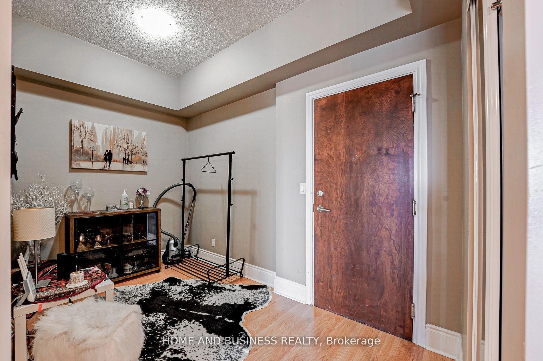 310 Burnhamthorpe Road Unit 2908 photo 4