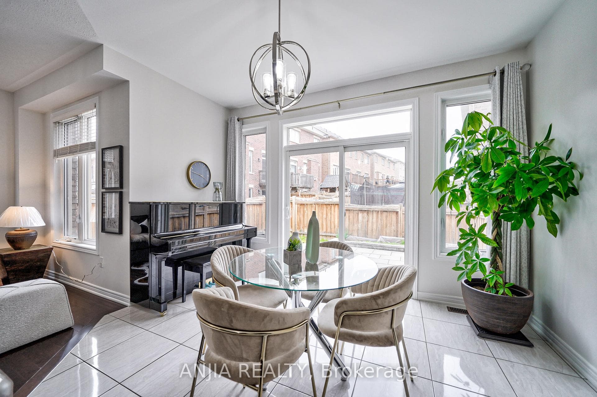 33 Harbord Street photo 15
