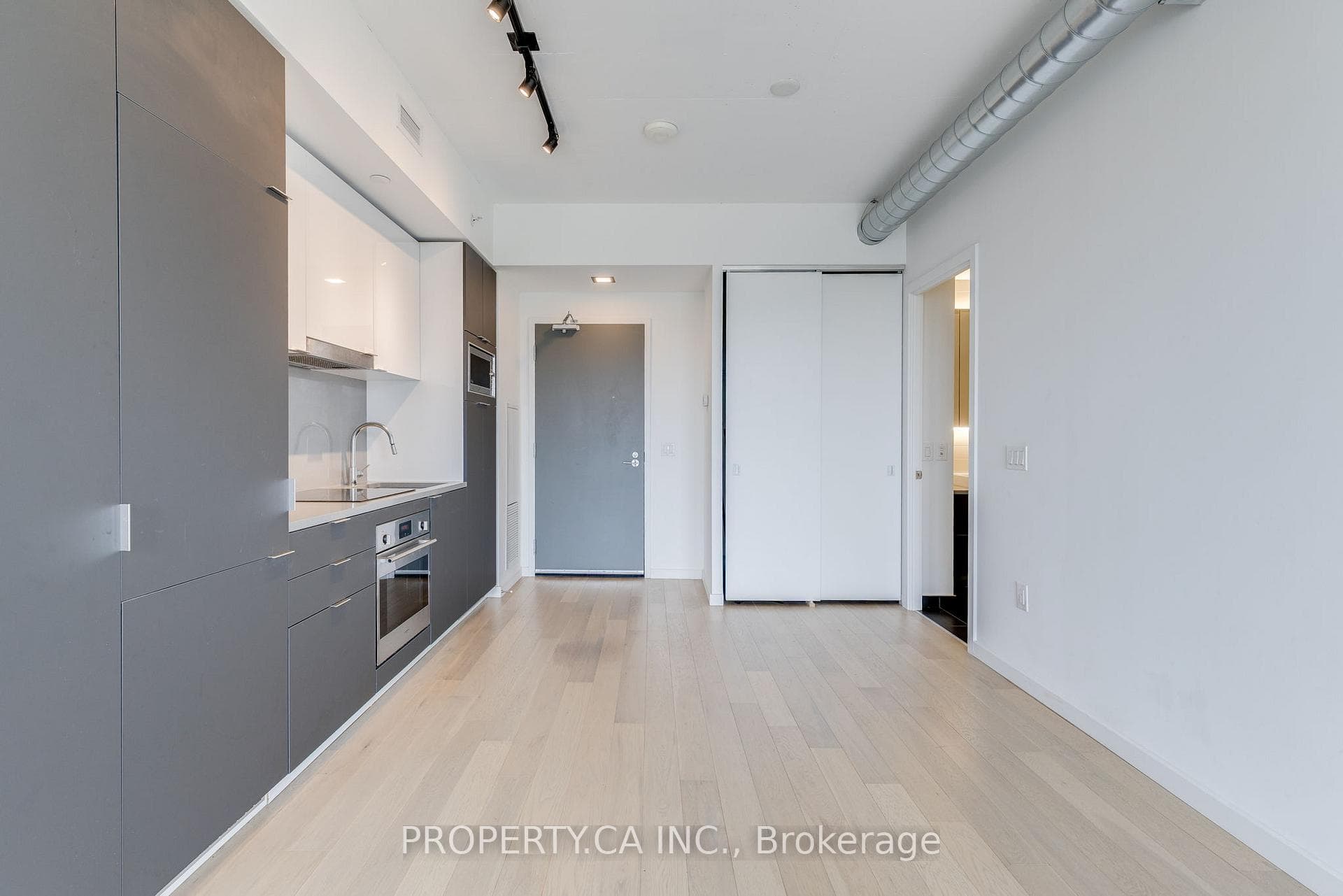 170 Bayview Avenue Unit 405 photo 7