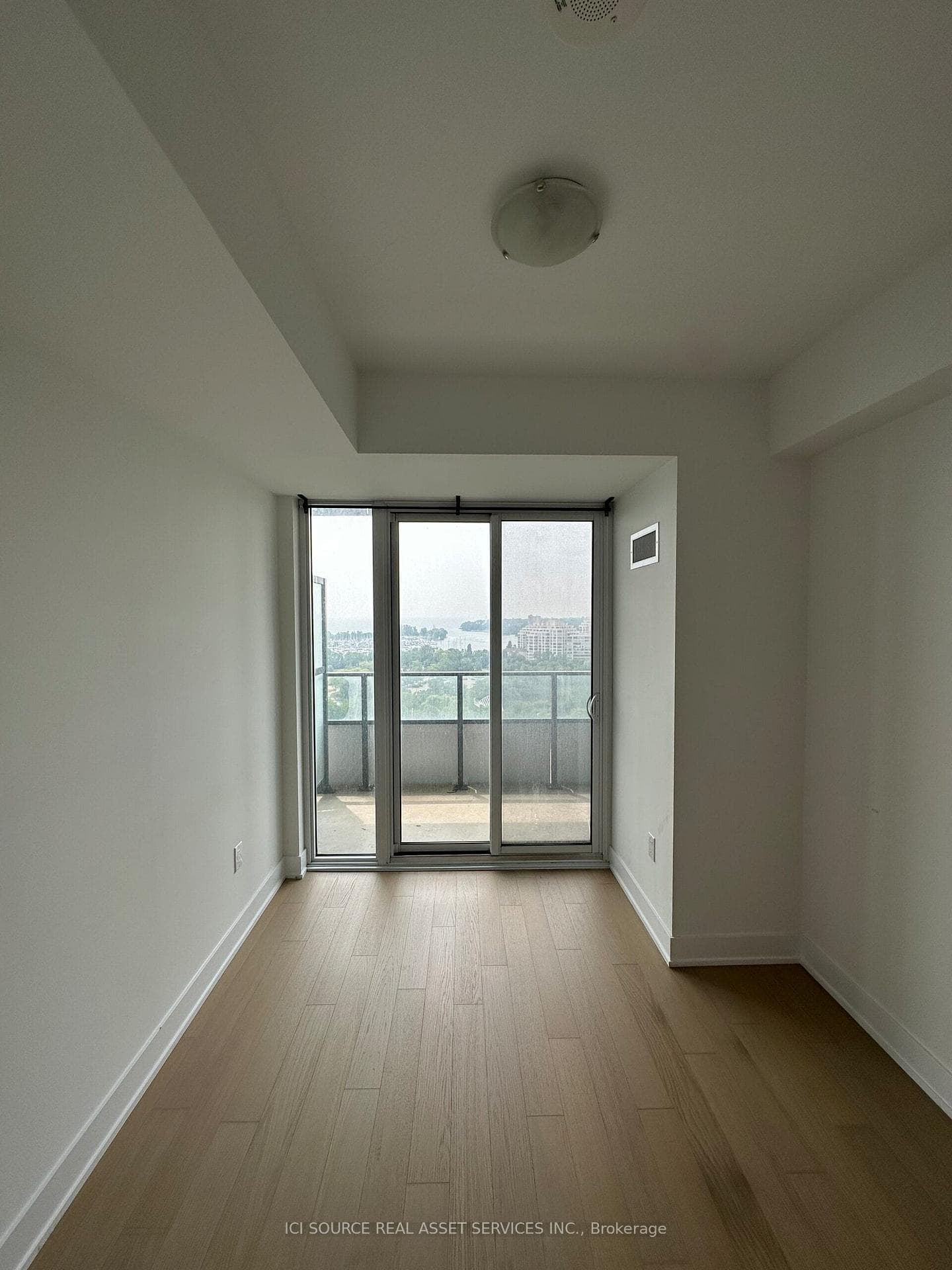 20 Shore Breeze Drive Unit 1302 photo 4