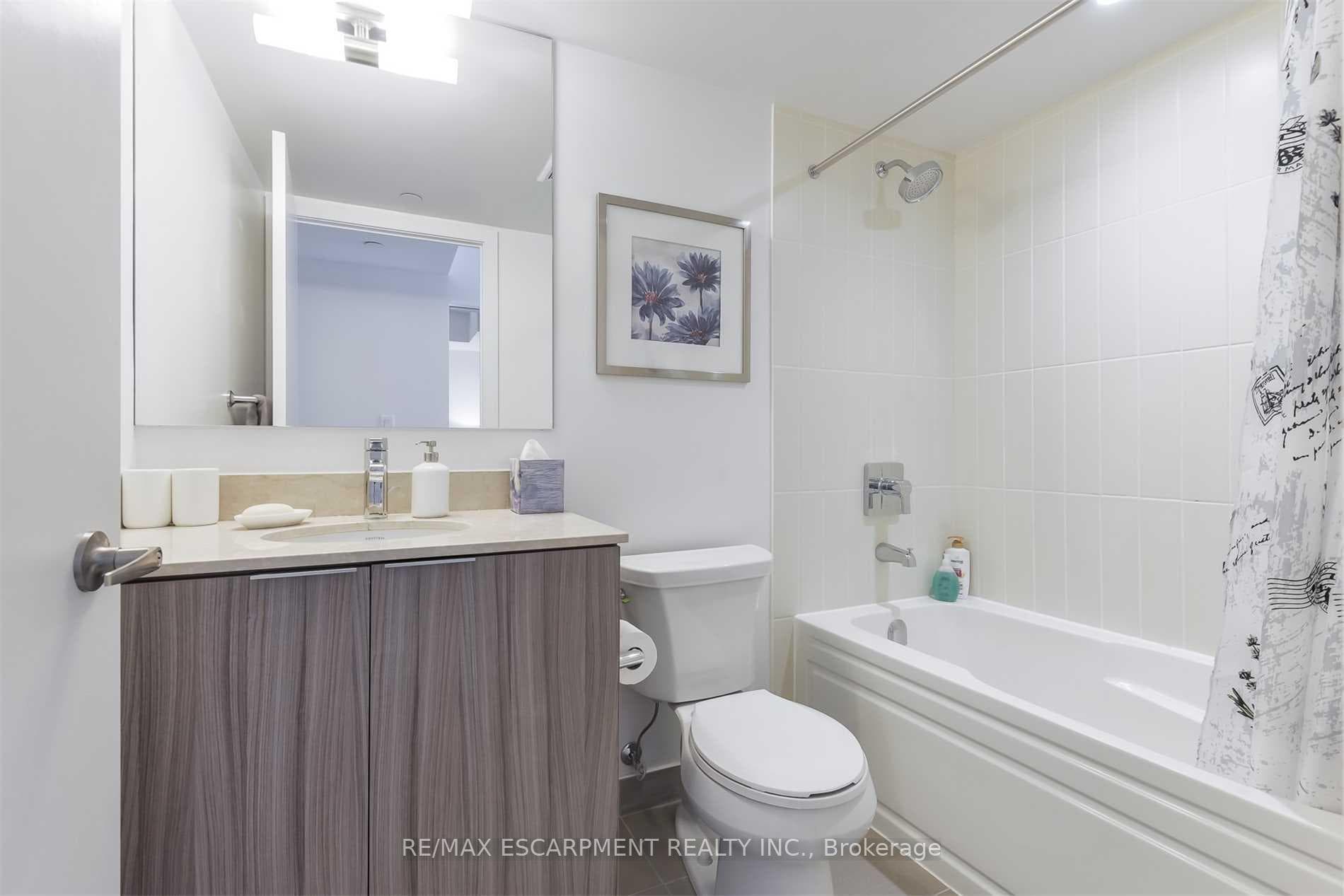 955 Bay Street Unit 2303 photo 4