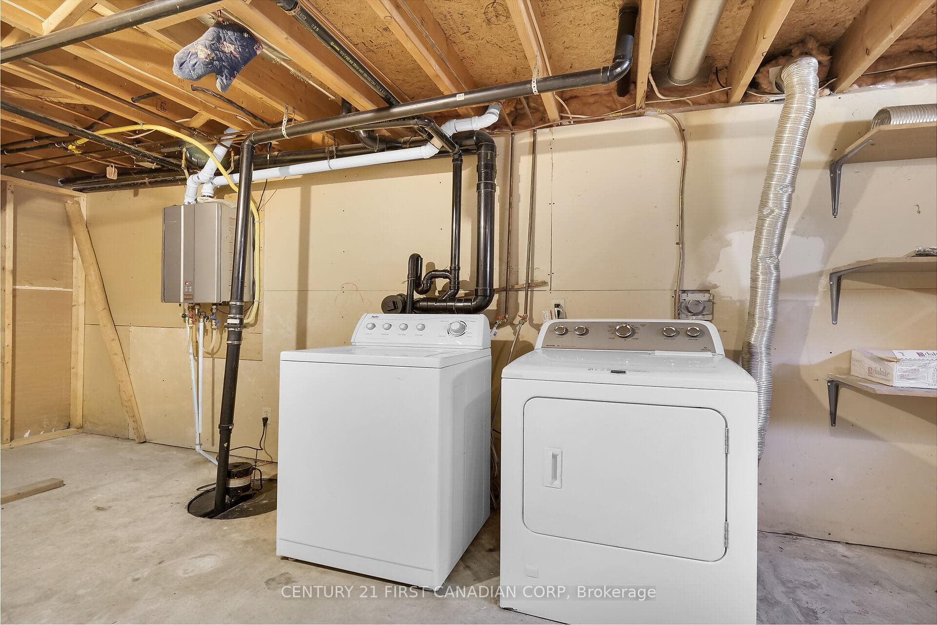 9883 Elizabeth Street photo 28
