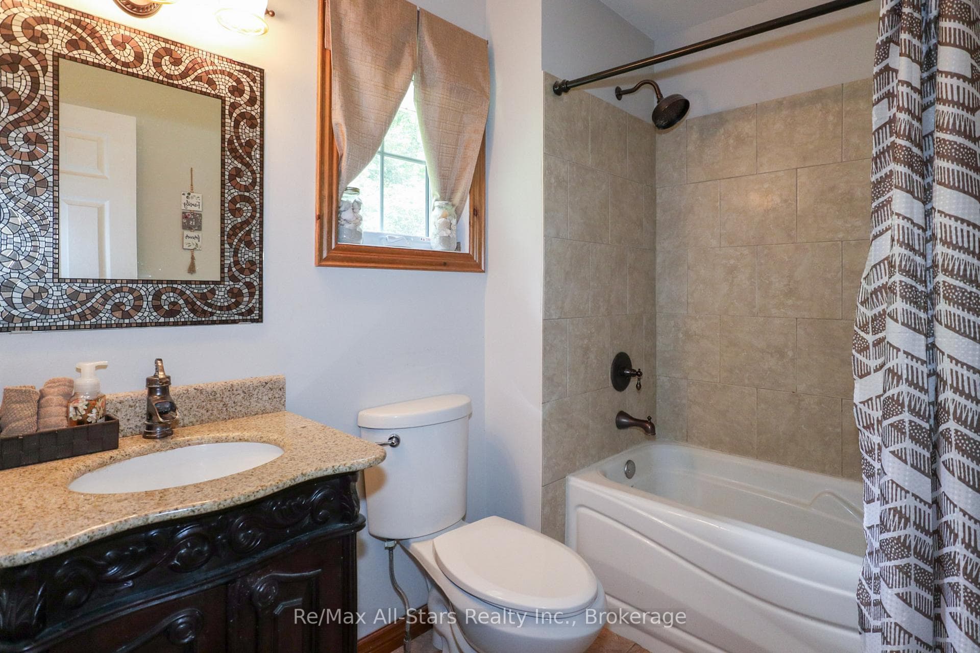 1474 Fleetwood Road photo 24