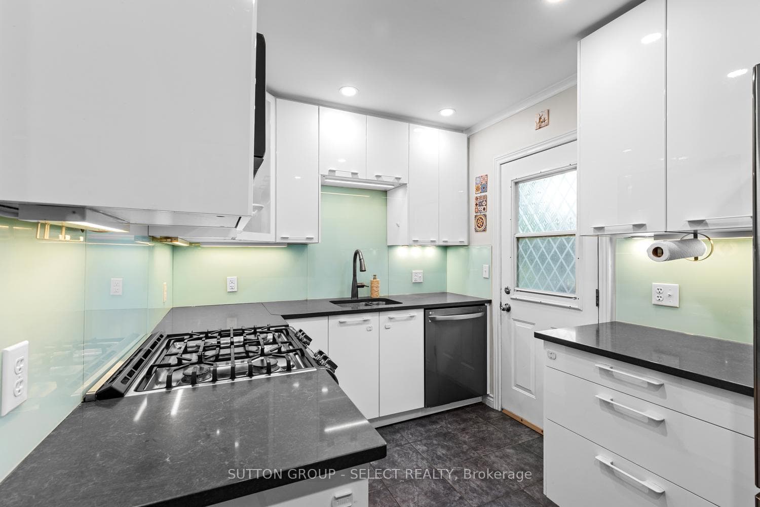 72 Emery Street photo 7