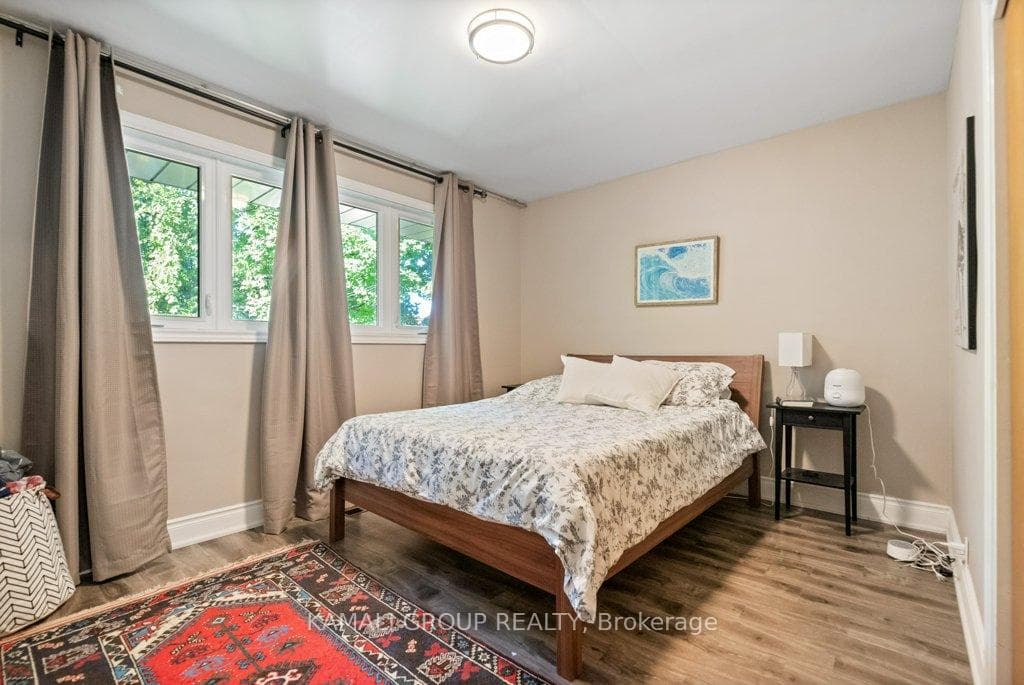 10 Regency Square photo 9