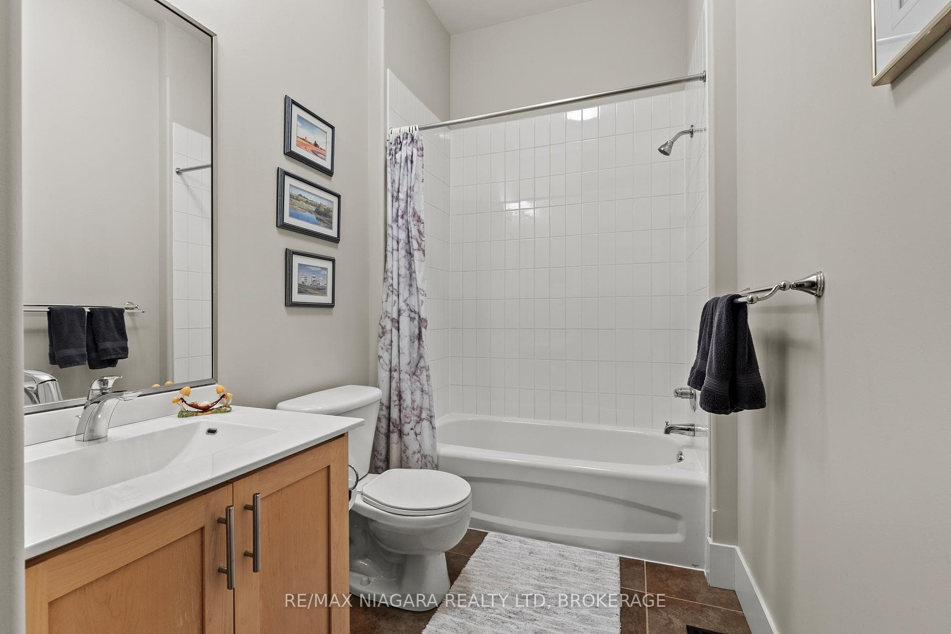 Main floor Bathroom