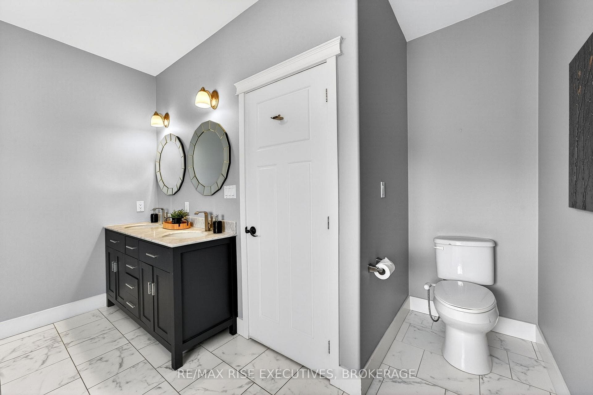 700 Stonehenge Street photo 22