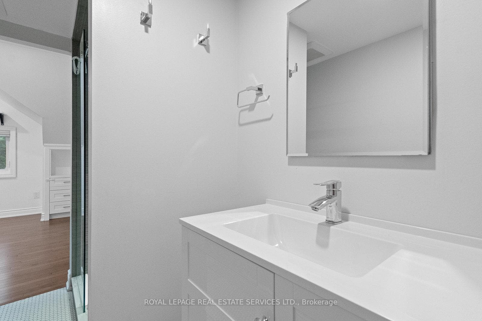 61 Westholme Avenue photo 31