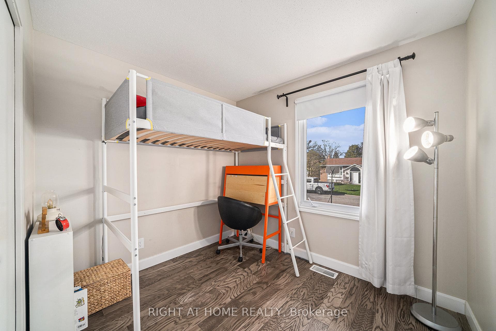 51 Keewatin Crescent photo 23