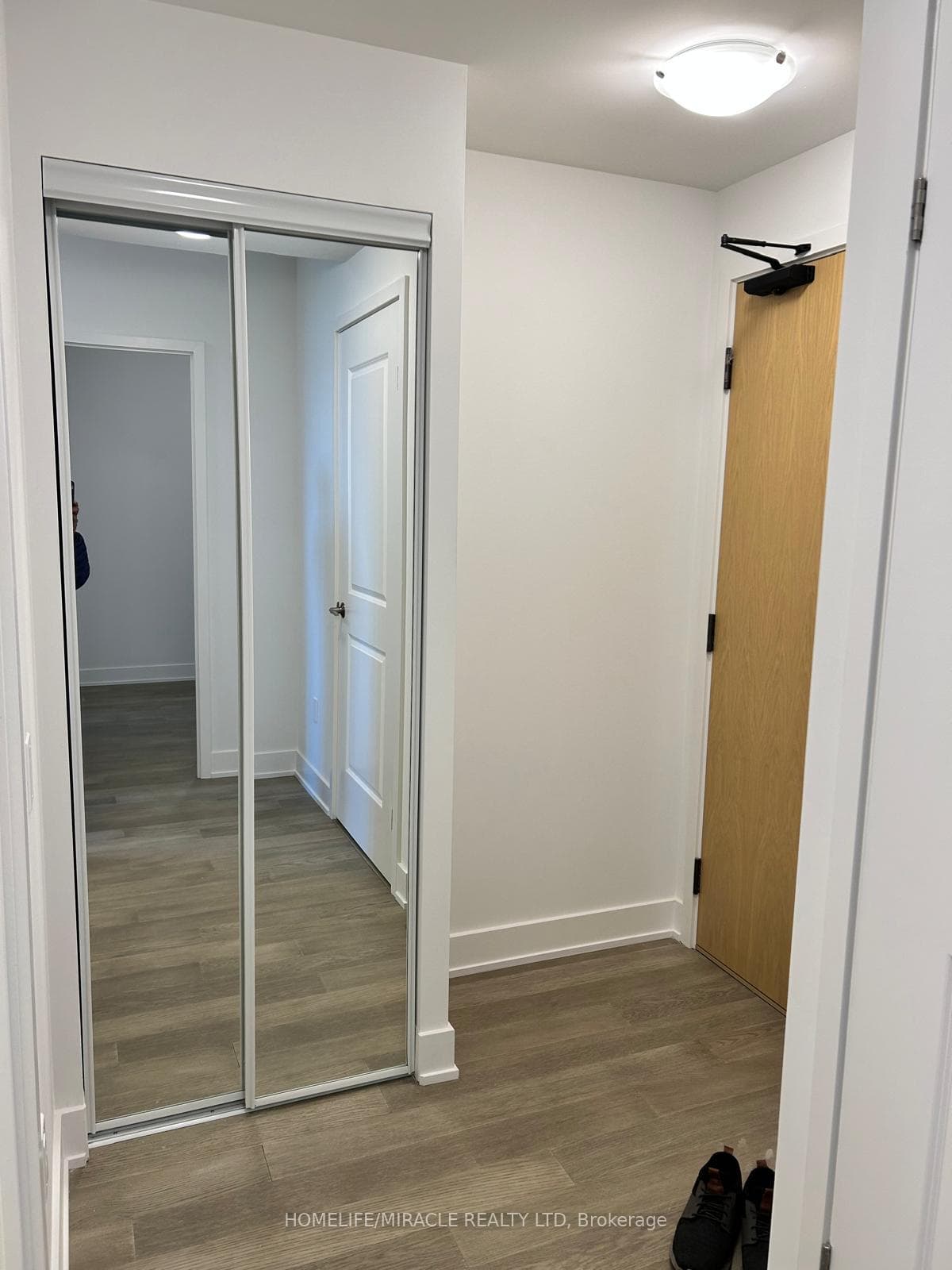 202 Burnhamthorpe Road Unit 1110 photo 12