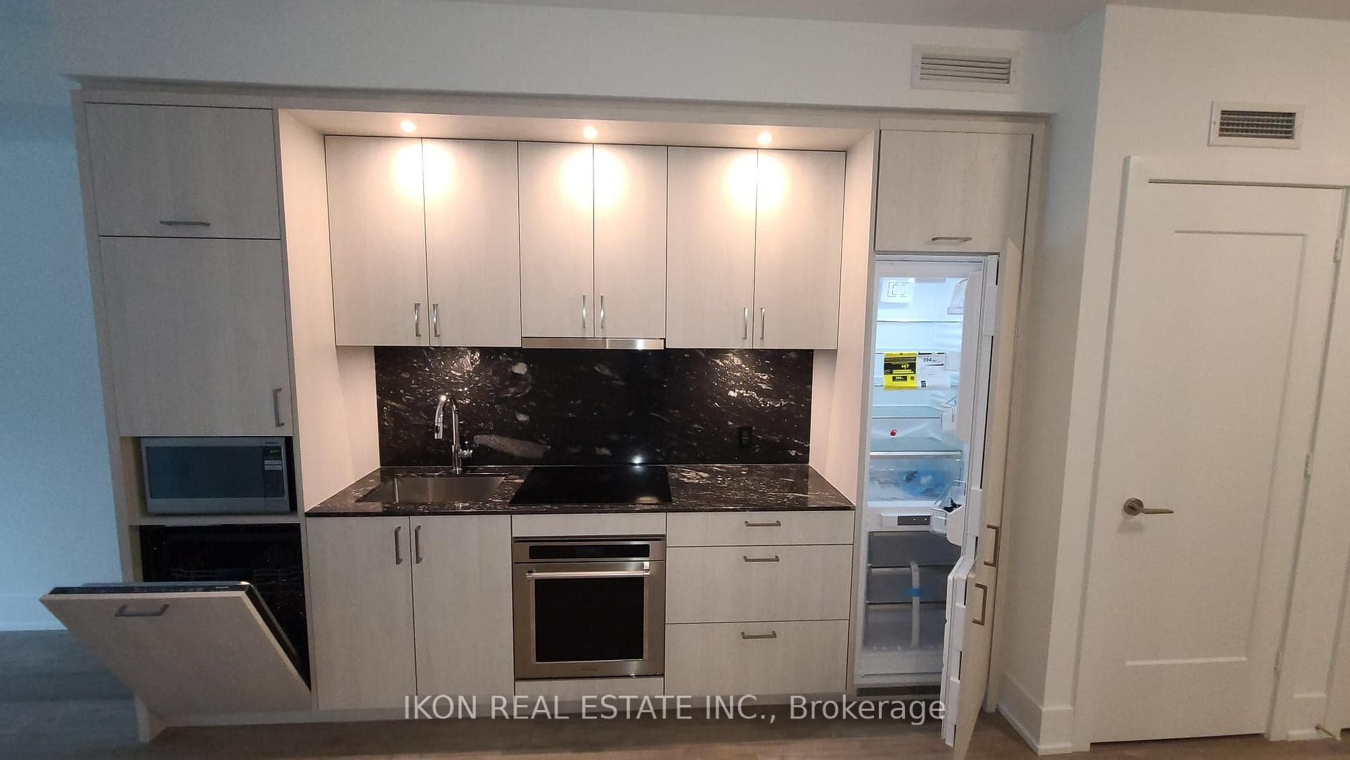 480 Front St Street Unit 809 photo 2