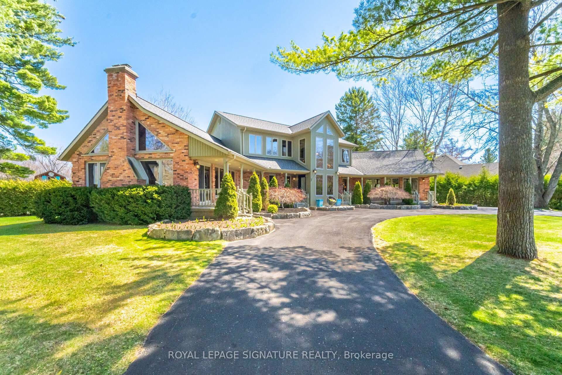 587 Hillcrest Road photo 4