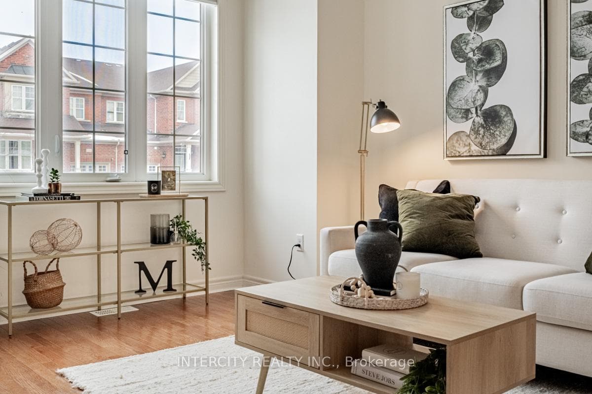 87 Amaranth Crescent photo 12