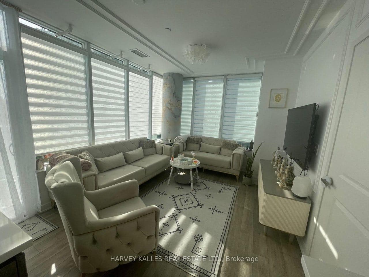 99 Broadway Avenue Unit 514 photo 6