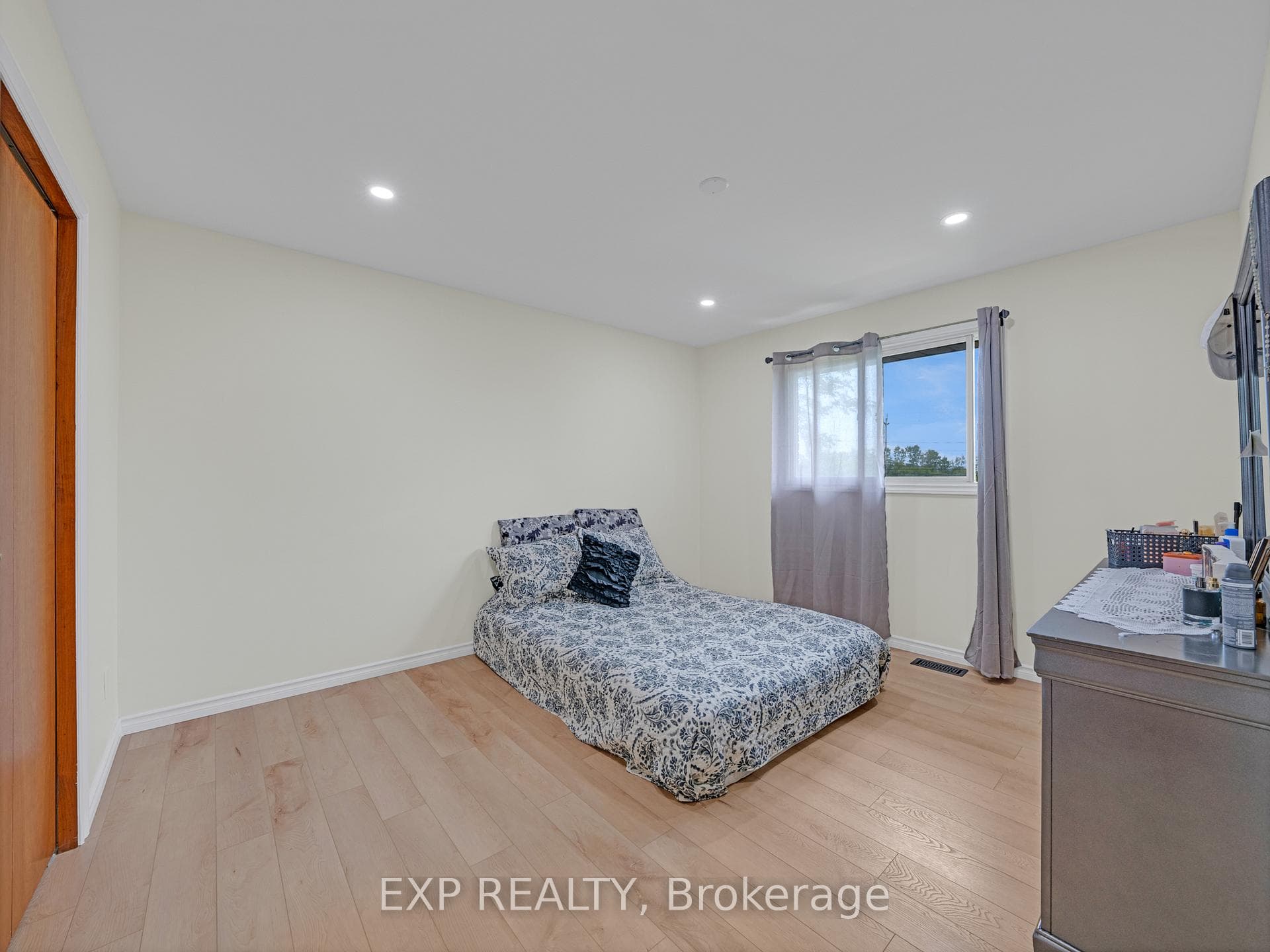10756 Atwater Crescent photo 13