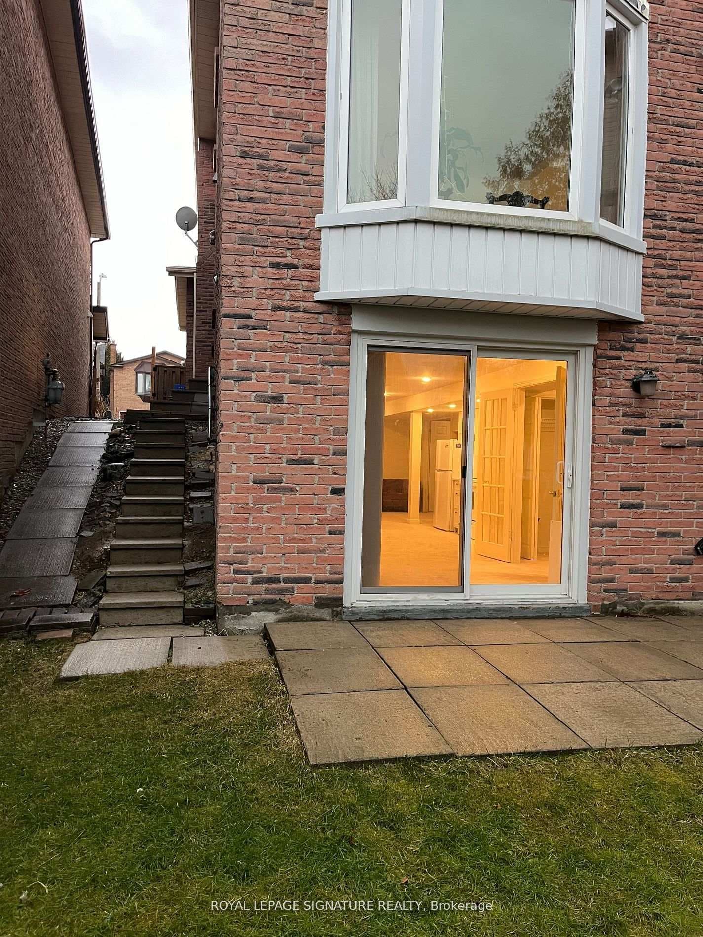 686 York Hill Boulevard Unit Bsmt photo 21