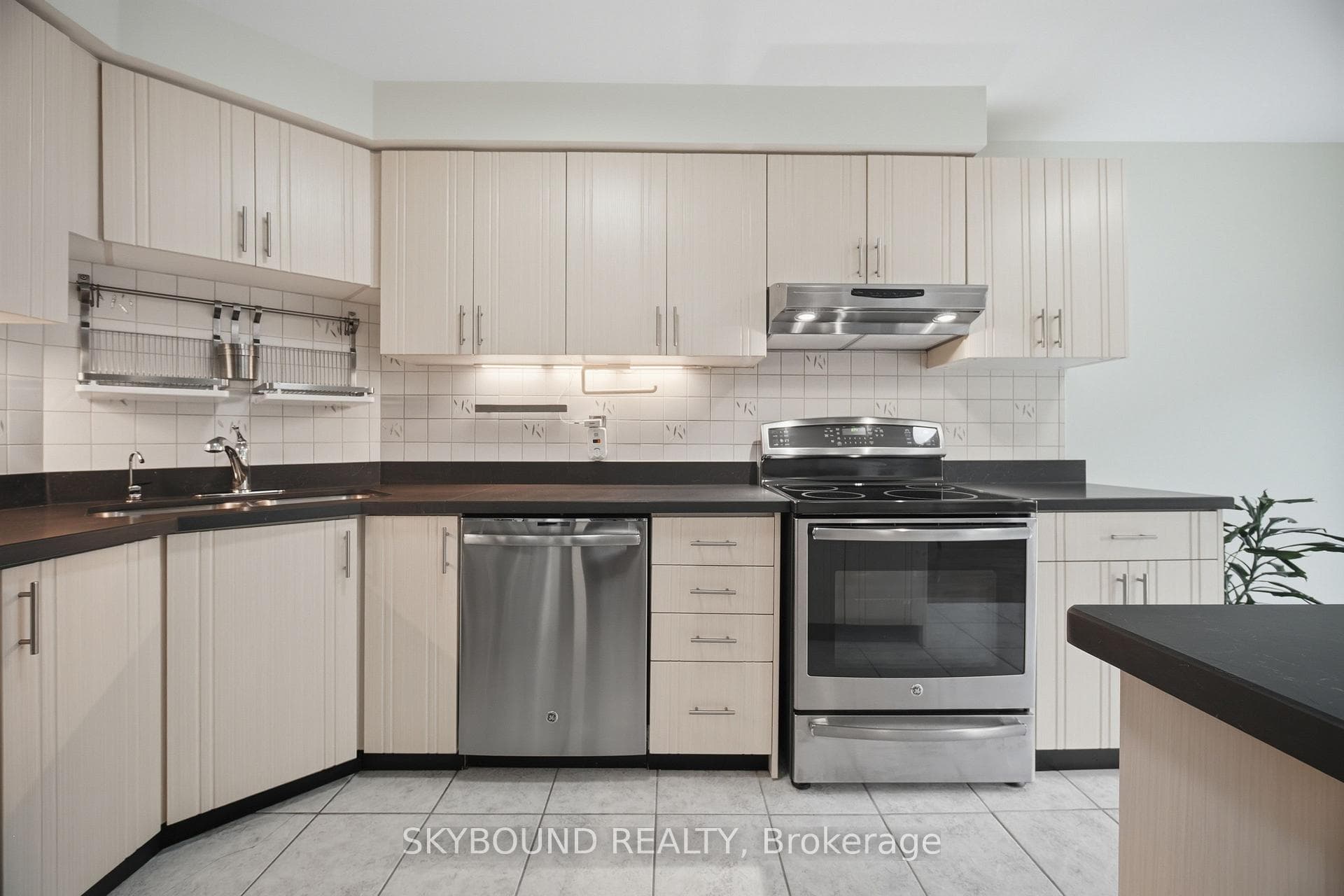 3906 Zenith Court photo 13