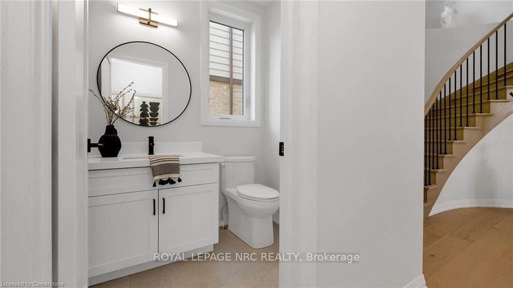 121 Whitefish Crescent photo 5