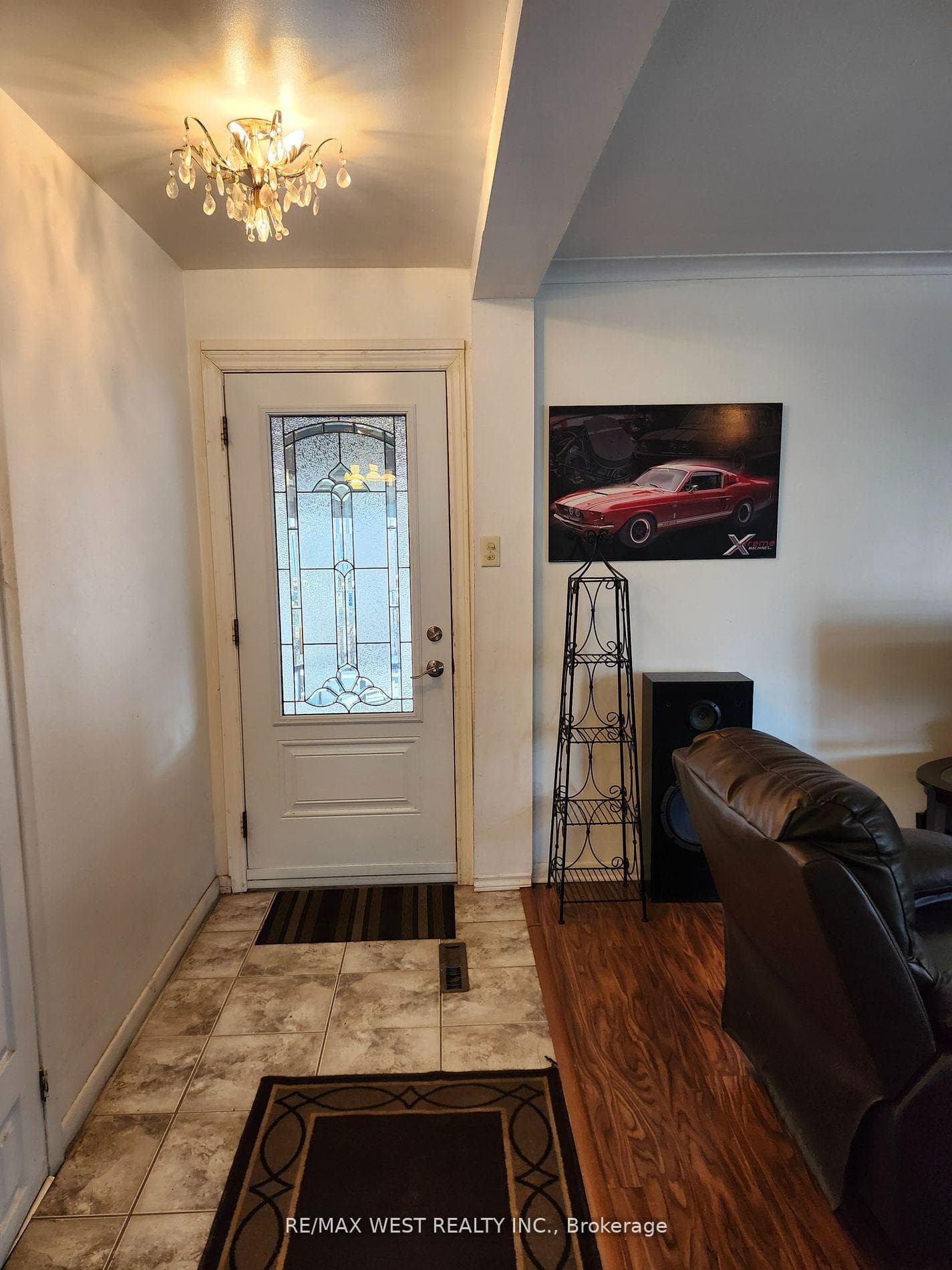 99 Stavely Crescent photo 11