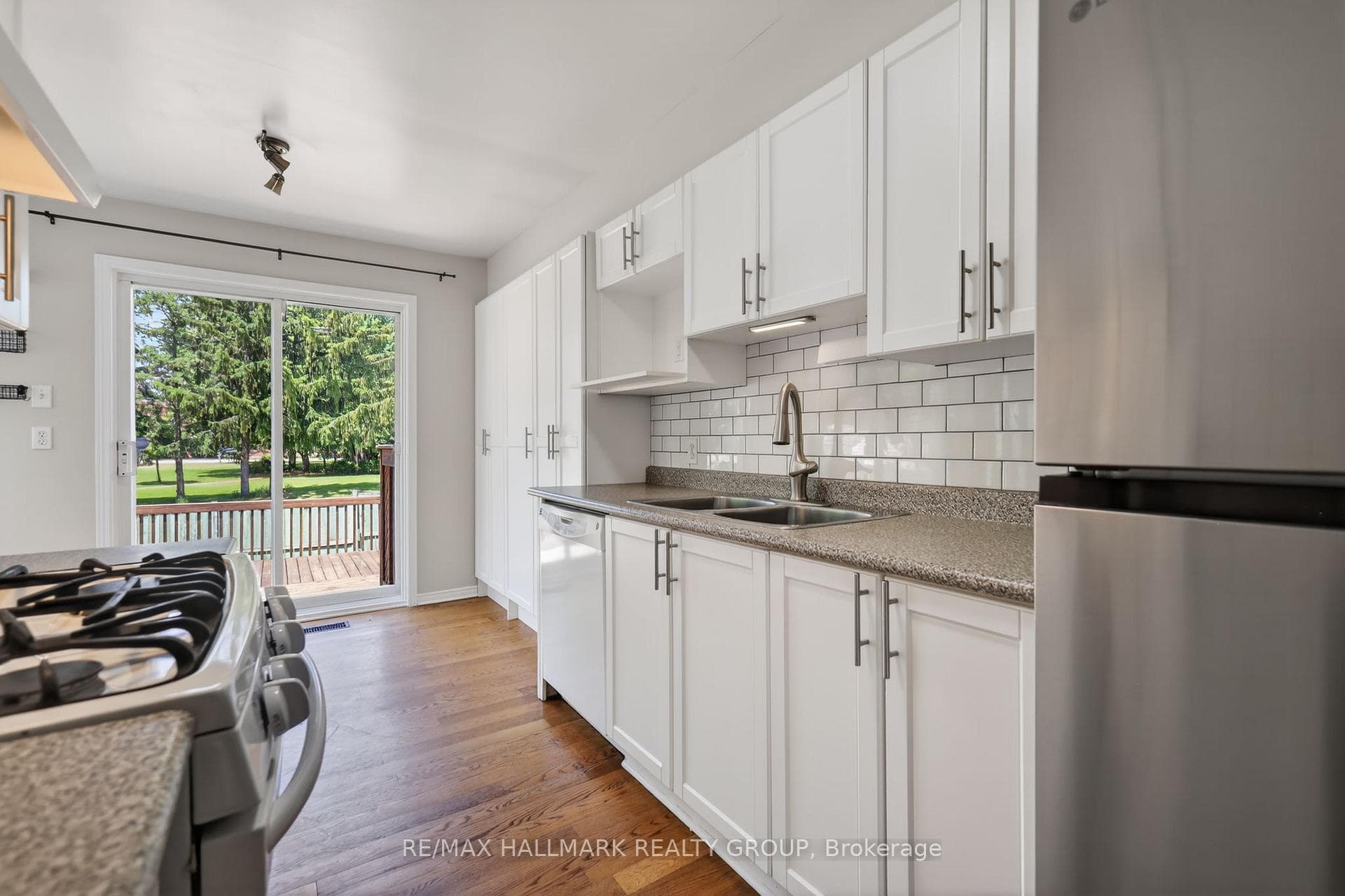 130 College Circle photo 18