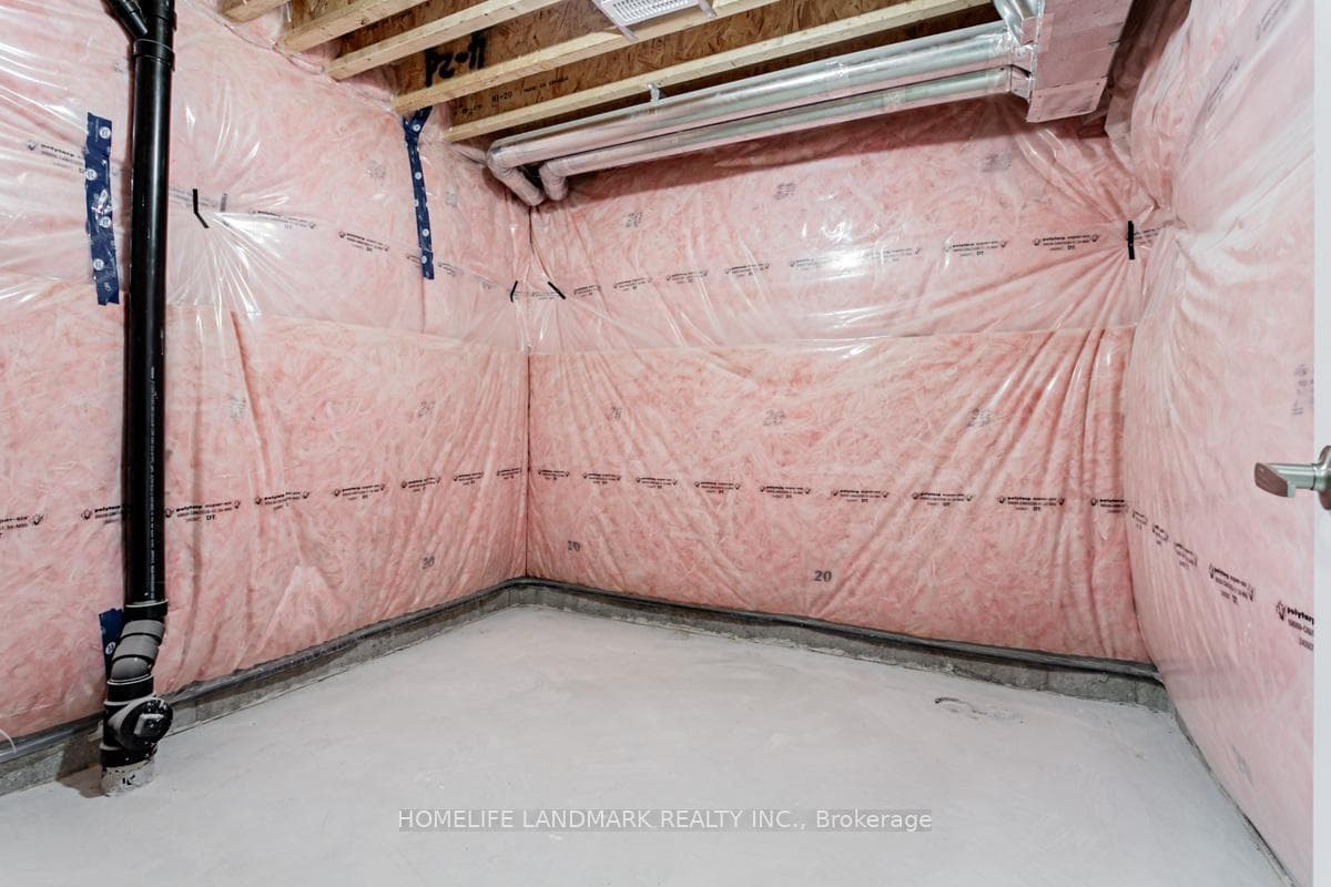 672 Grand Ridge Avenue photo 32